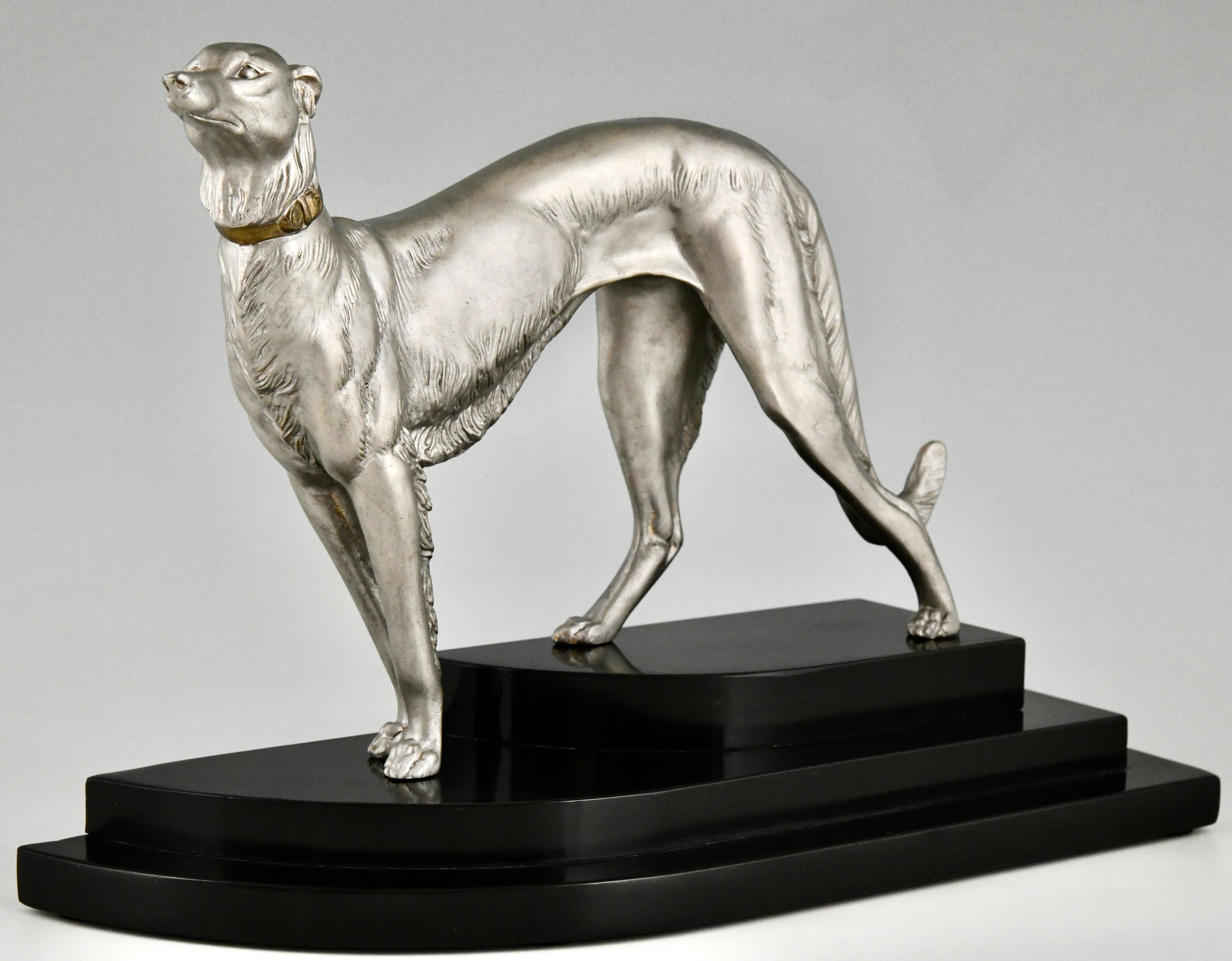 Français Sculpture Art déco d'un chien Borzoi signée par Irenee Rochard France 1930