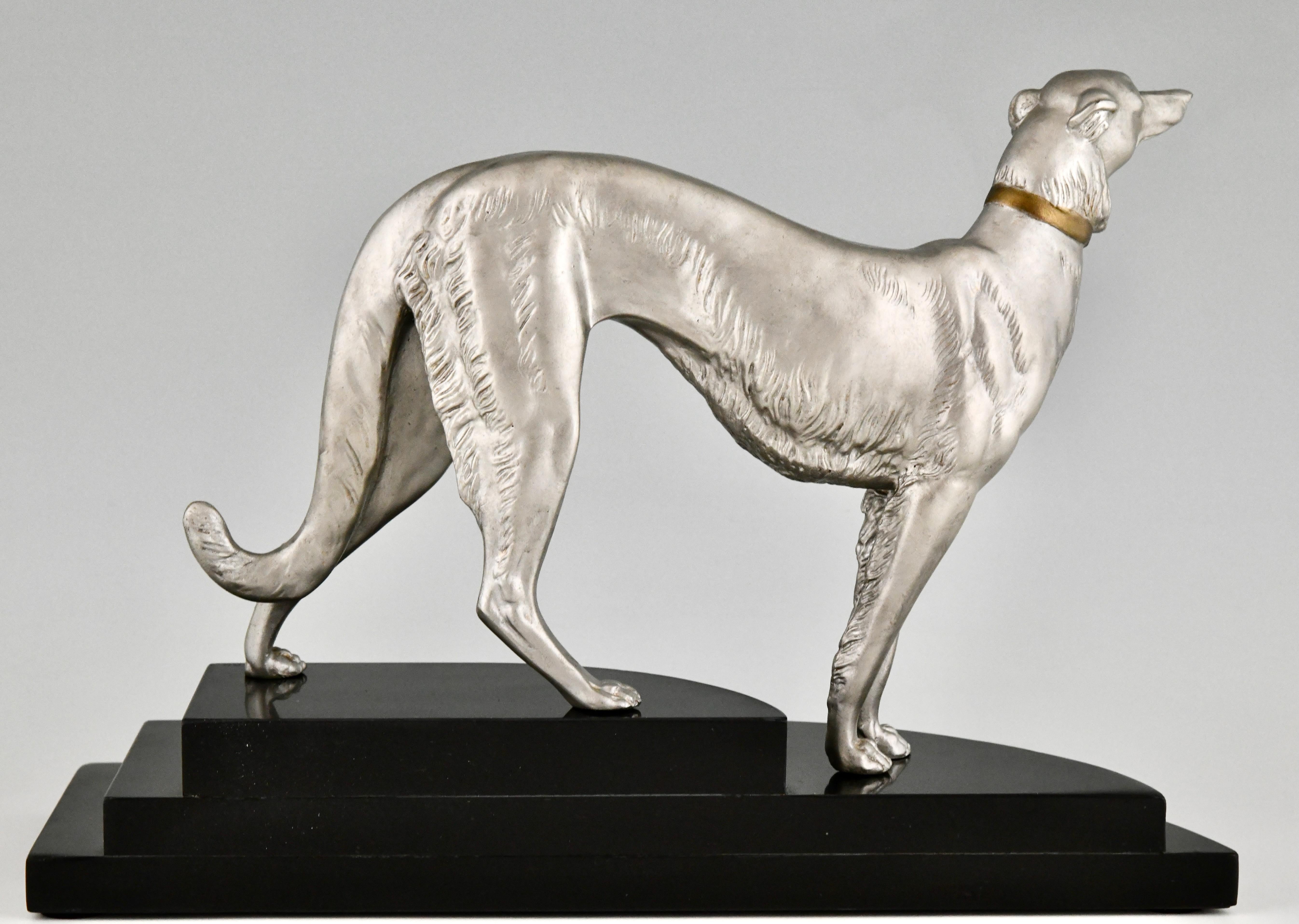 Sculpture Art déco d'un chien Borzoi signée par Irenee Rochard France 1930 Bon état à Antwerp, BE