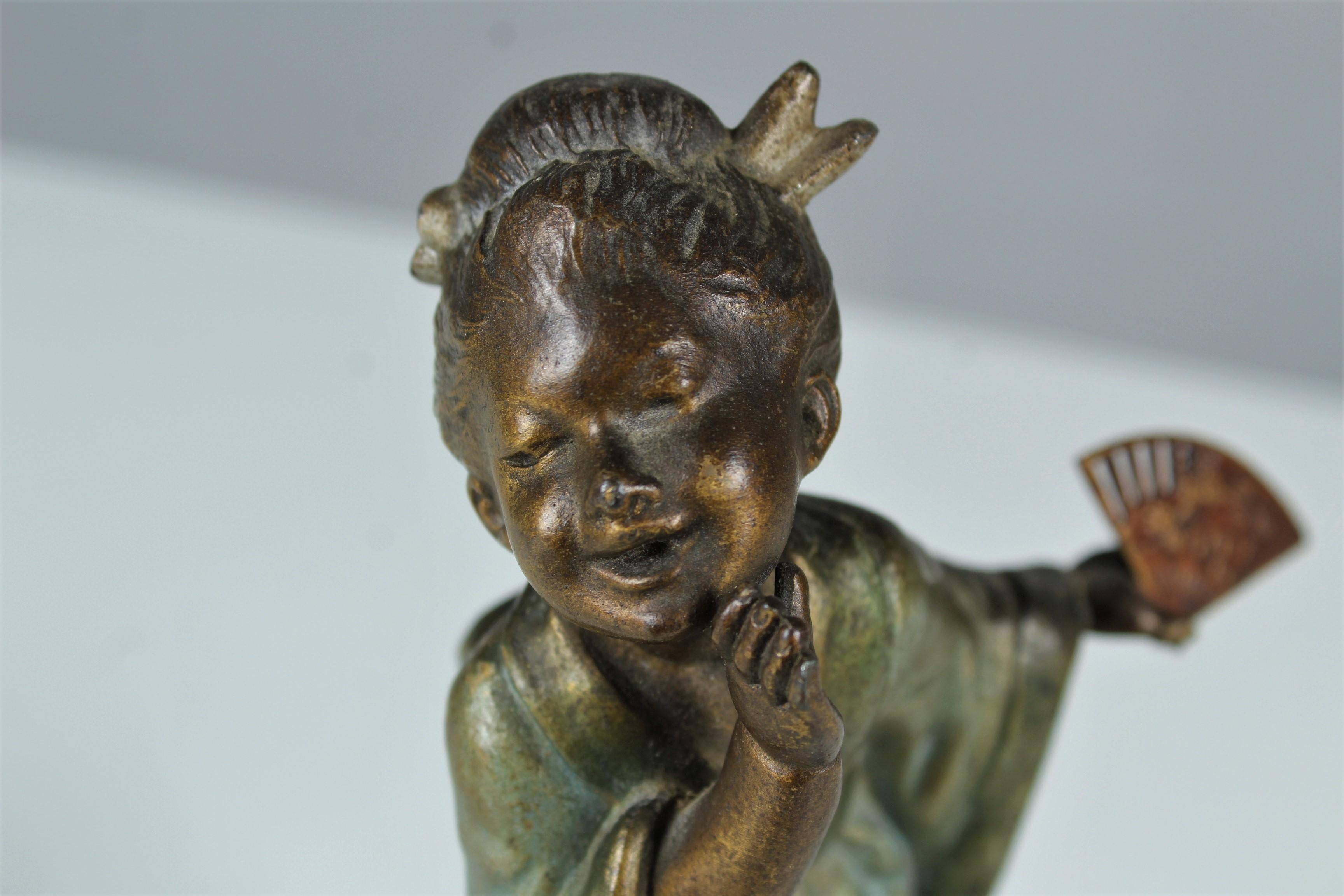 Sculpture Art Déco d'une jeune fille chinoise, Geisha, signée Géo Maxim Bon état - En vente à Greven, DE