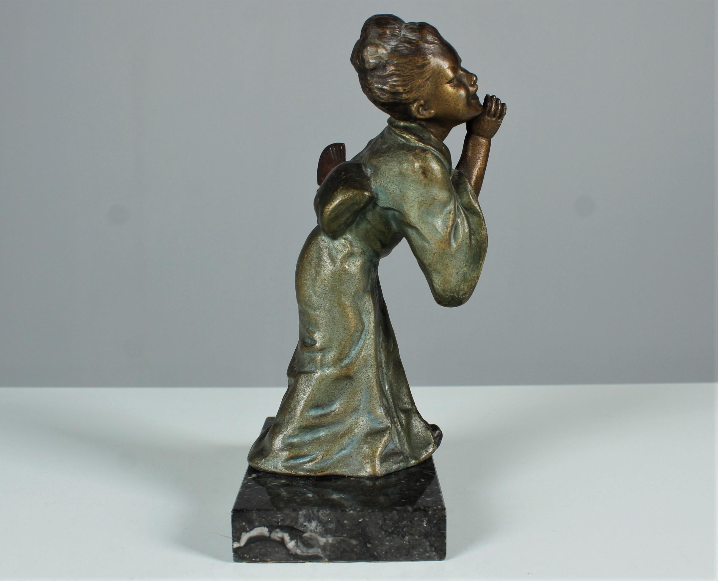 Zinc Art Deco Sculpture of a Chinese Girl, Geisha, Signed Géo Maxim For Sale