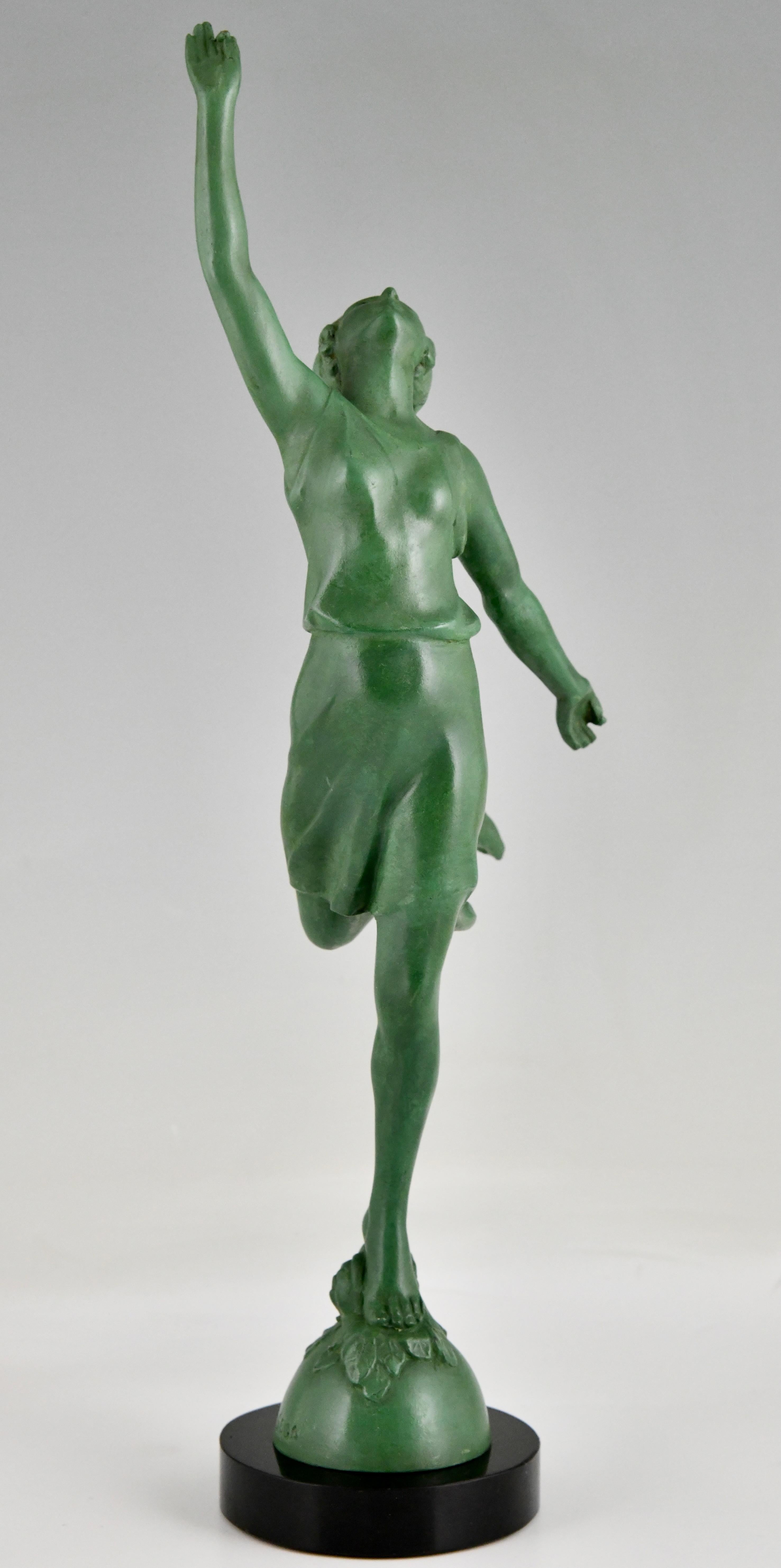 Art Deco sculpture of a dancer signed by P. Sega, France 1930. In Good Condition In Antwerp, BE