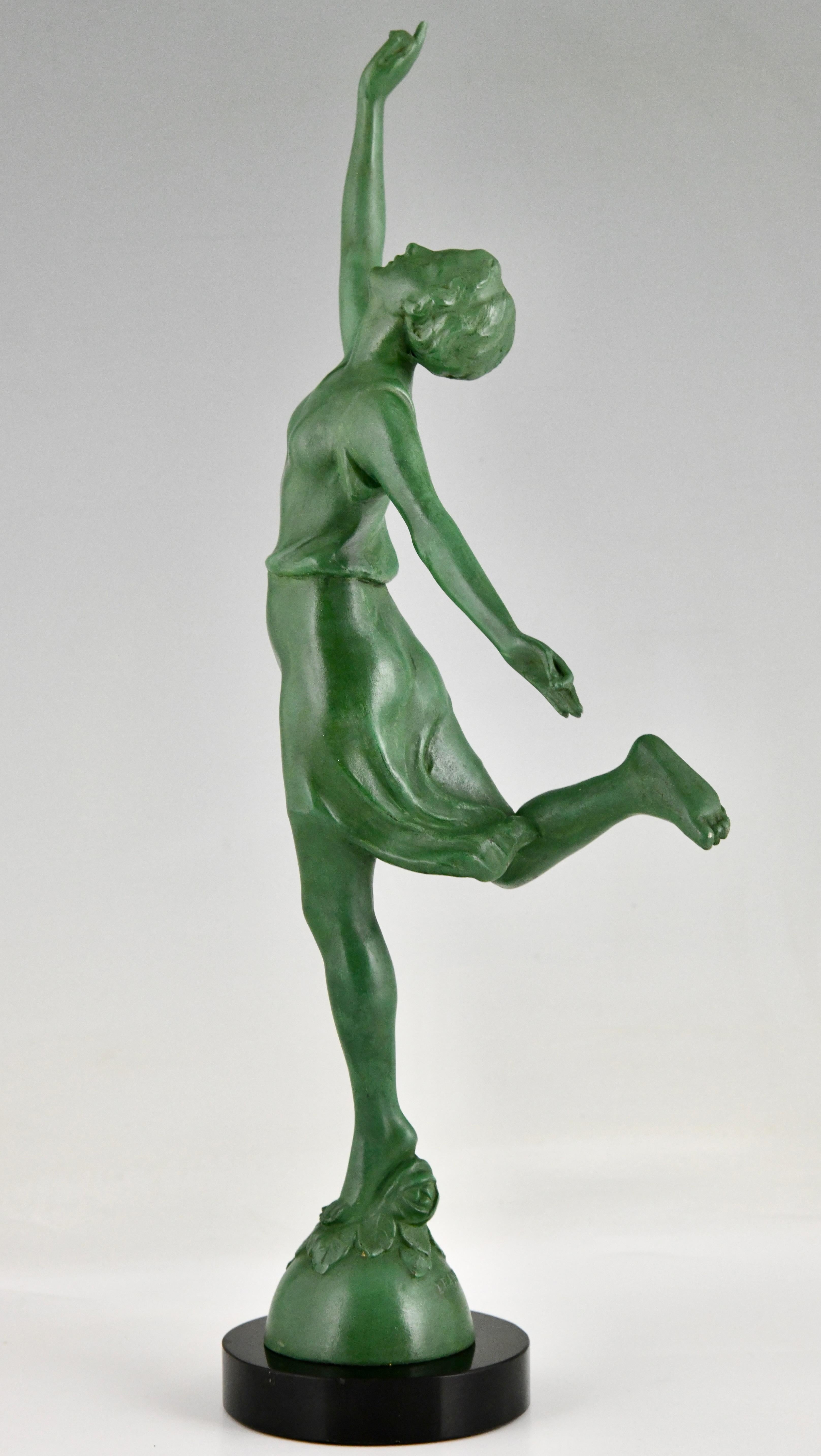 Art Deco sculpture of a dancer signed by P. Sega, France 1930. 2