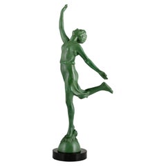 Scultura Art Deco di una ballerina firmata da P. Sega, Francia 1930. 