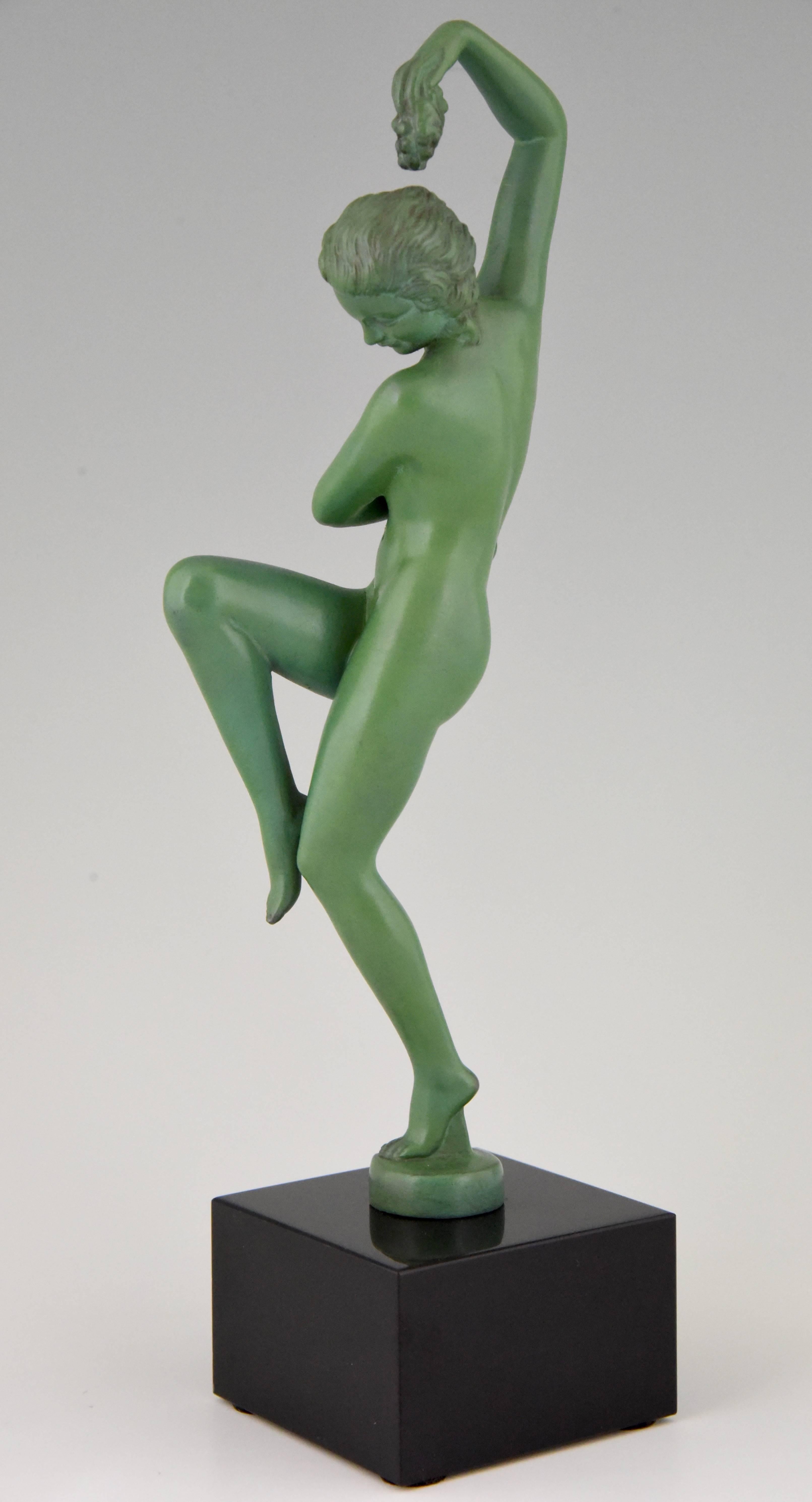 Art Deco Sculpture of a Nude Dancer with Grapes Denis, France, 1930 In Good Condition In Antwerp, BE