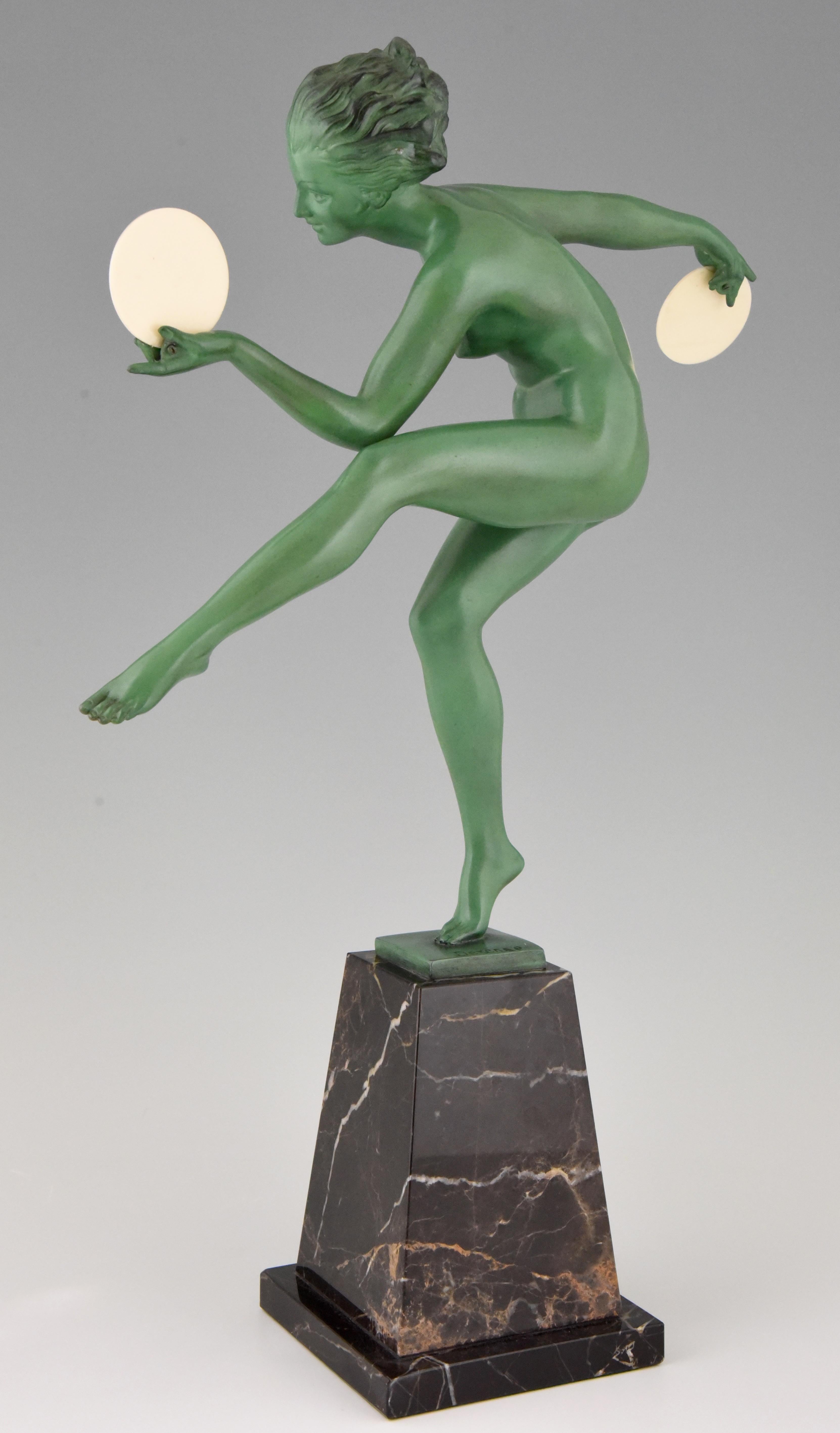 Art Deco Sculpture of a Nude Disc Dancer Derenne, Marcel Bouraine In Good Condition In Antwerp, BE