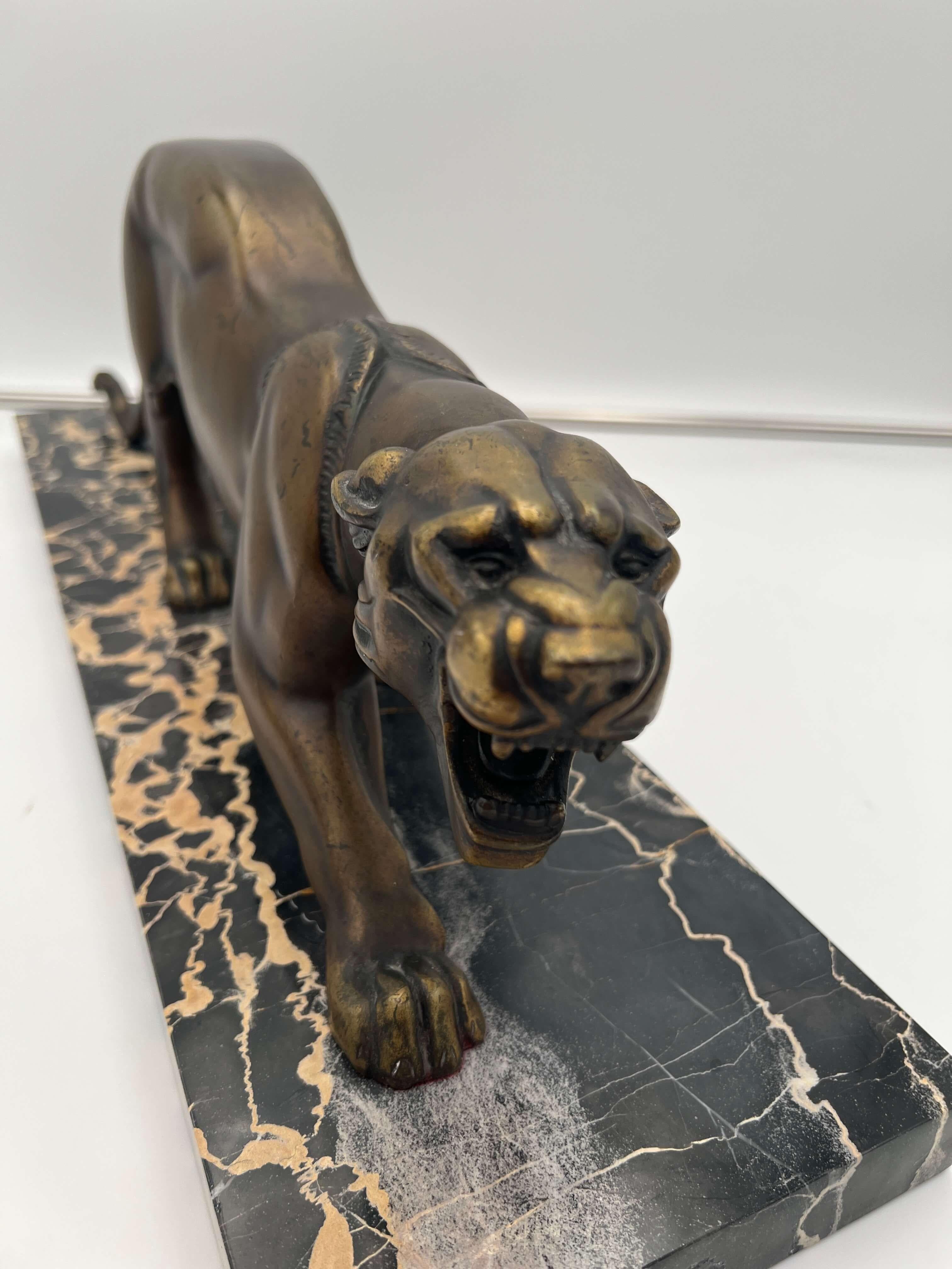 Art-Déco-Skulptur eines Panthers, Bronzeguss, Marmor, Frankreich um 1930 im Angebot 3