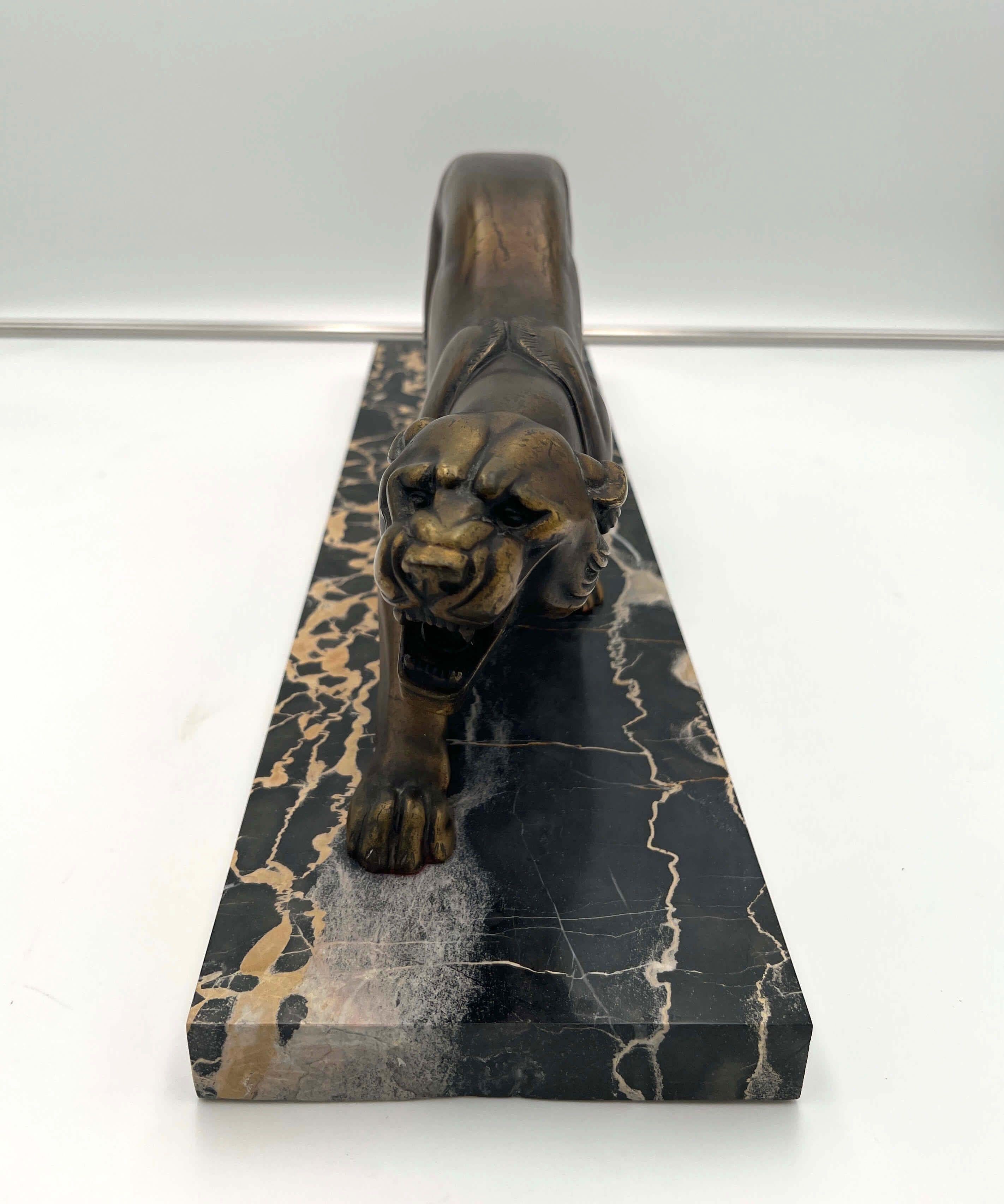 French Art Deco Sculpture of a Panther, Bronze Cast, Marble, France circa 1930 For Sale