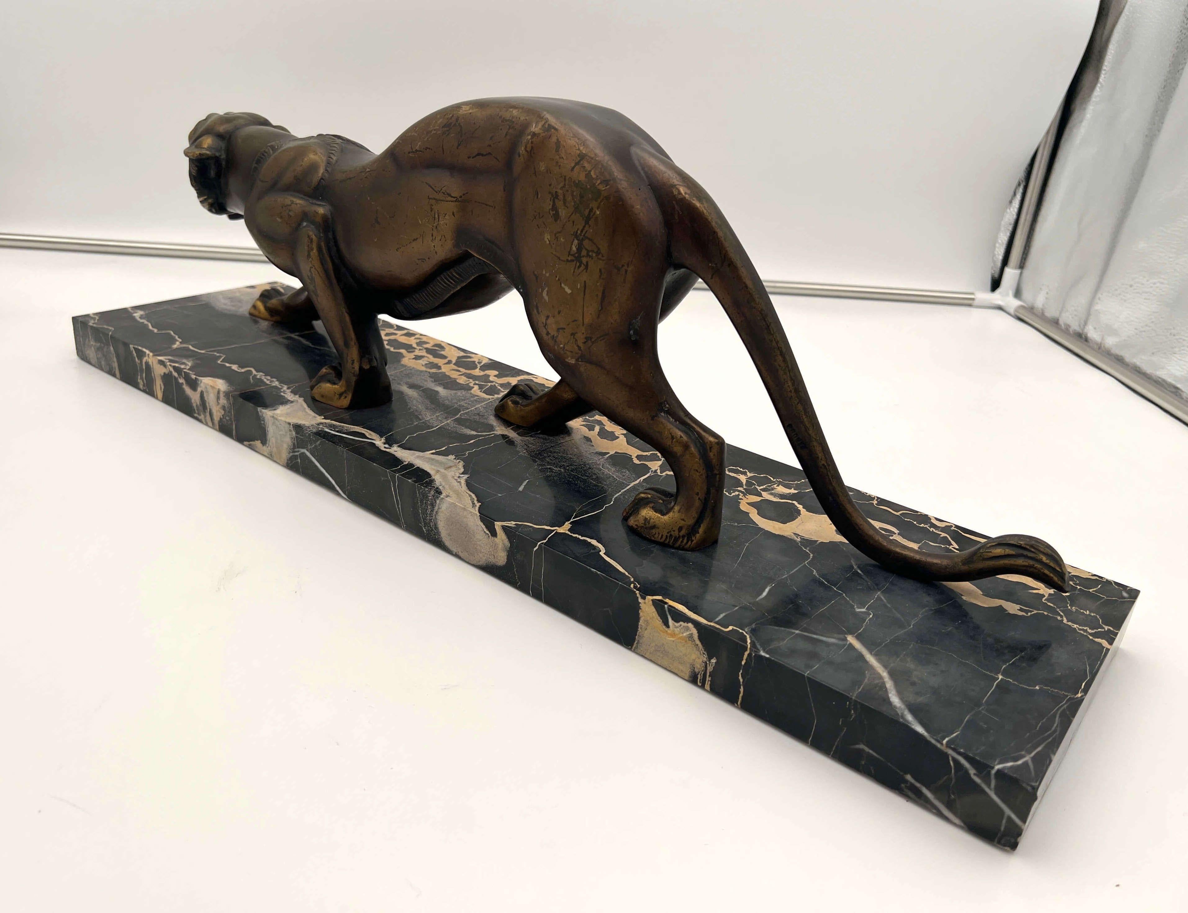 Mid-20th Century Art Deco Sculpture of a Panther, Bronze Cast, Marble, France circa 1930 For Sale