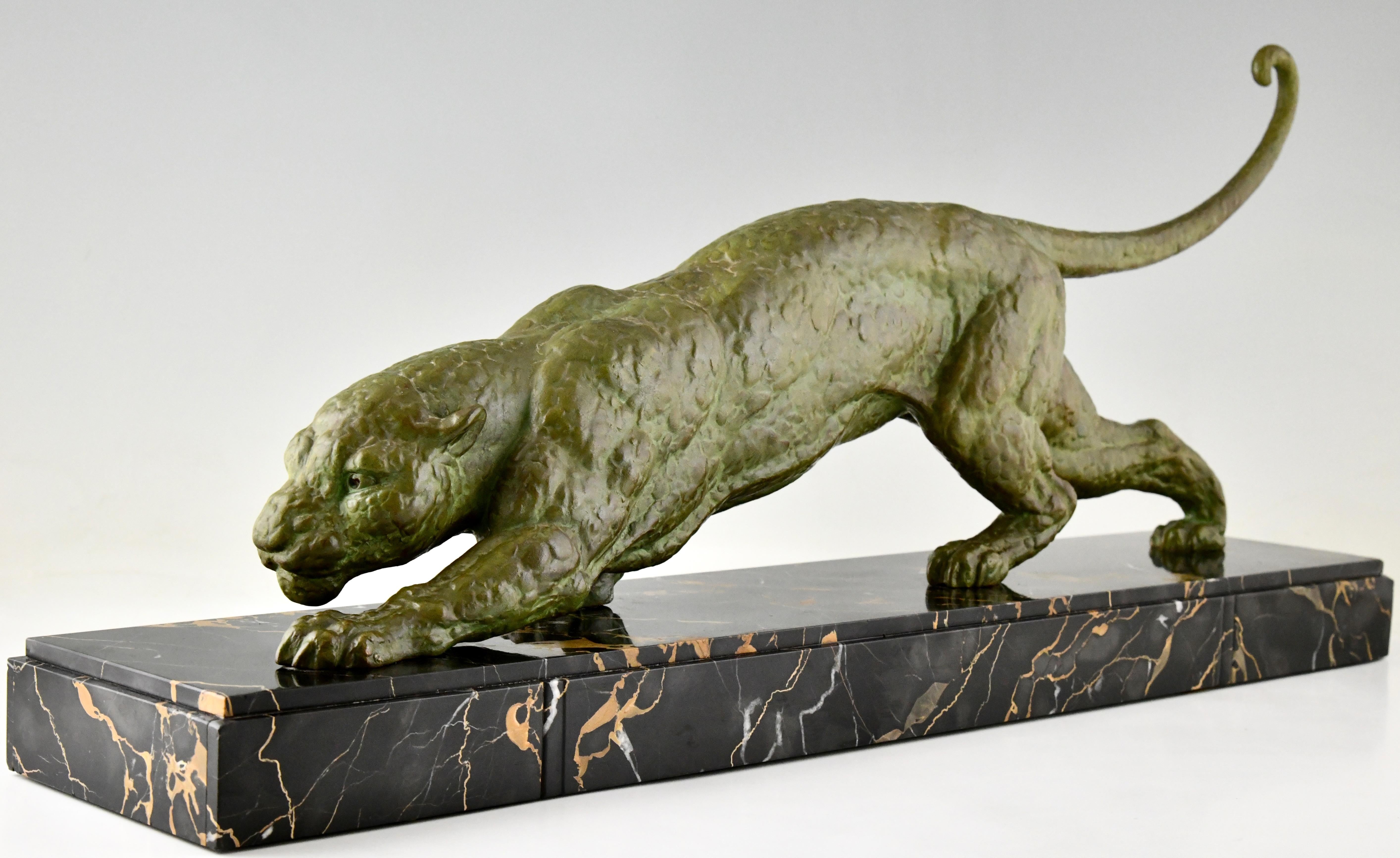 French Art Deco Sculpture of a Panther by Demetre Chiparus France 1930 For Sale
