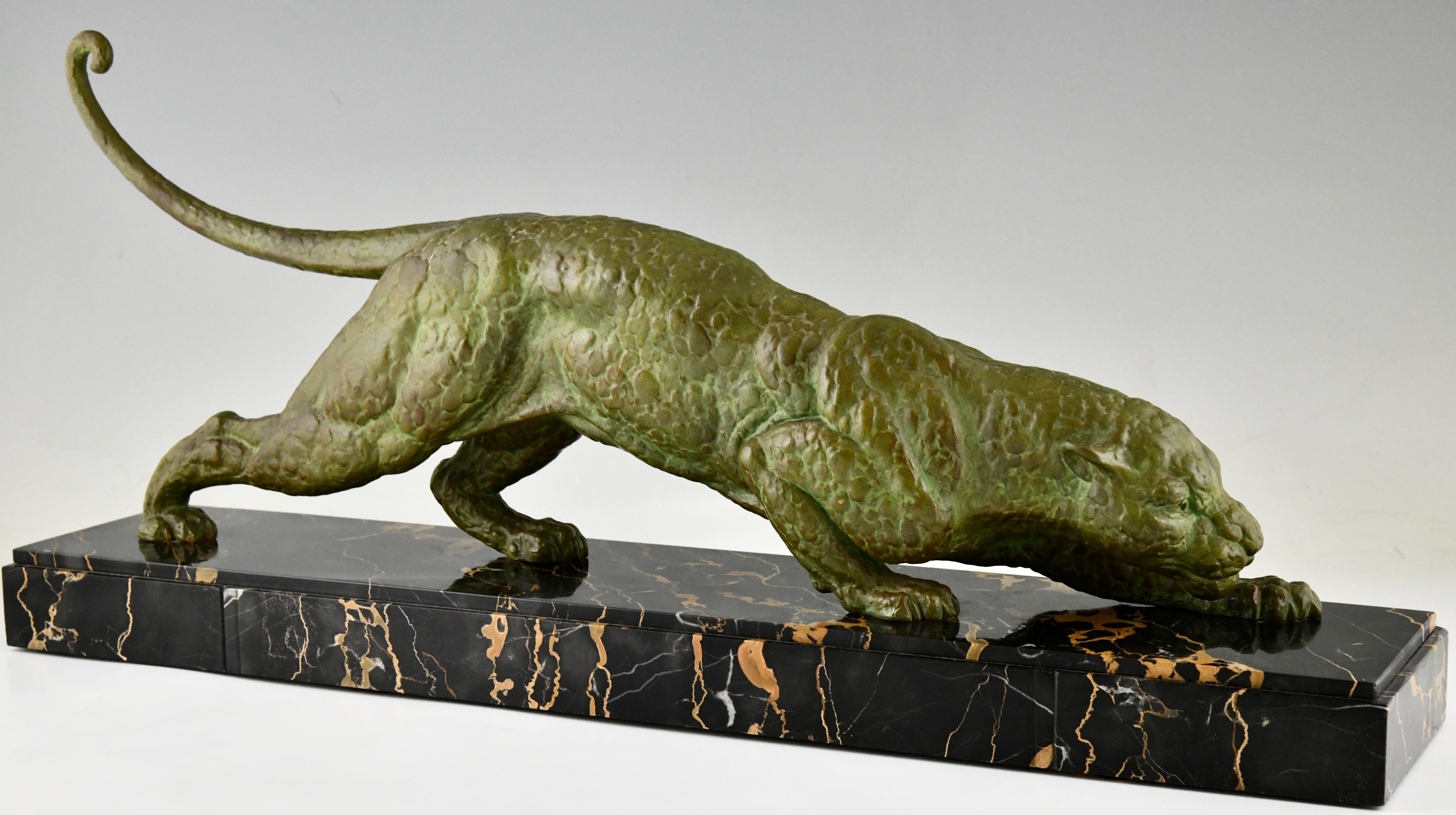 Art-Déco-Skulptur eines Panthers aus Demetre Chiparus, Frankreich 1930 (Patiniert) im Angebot