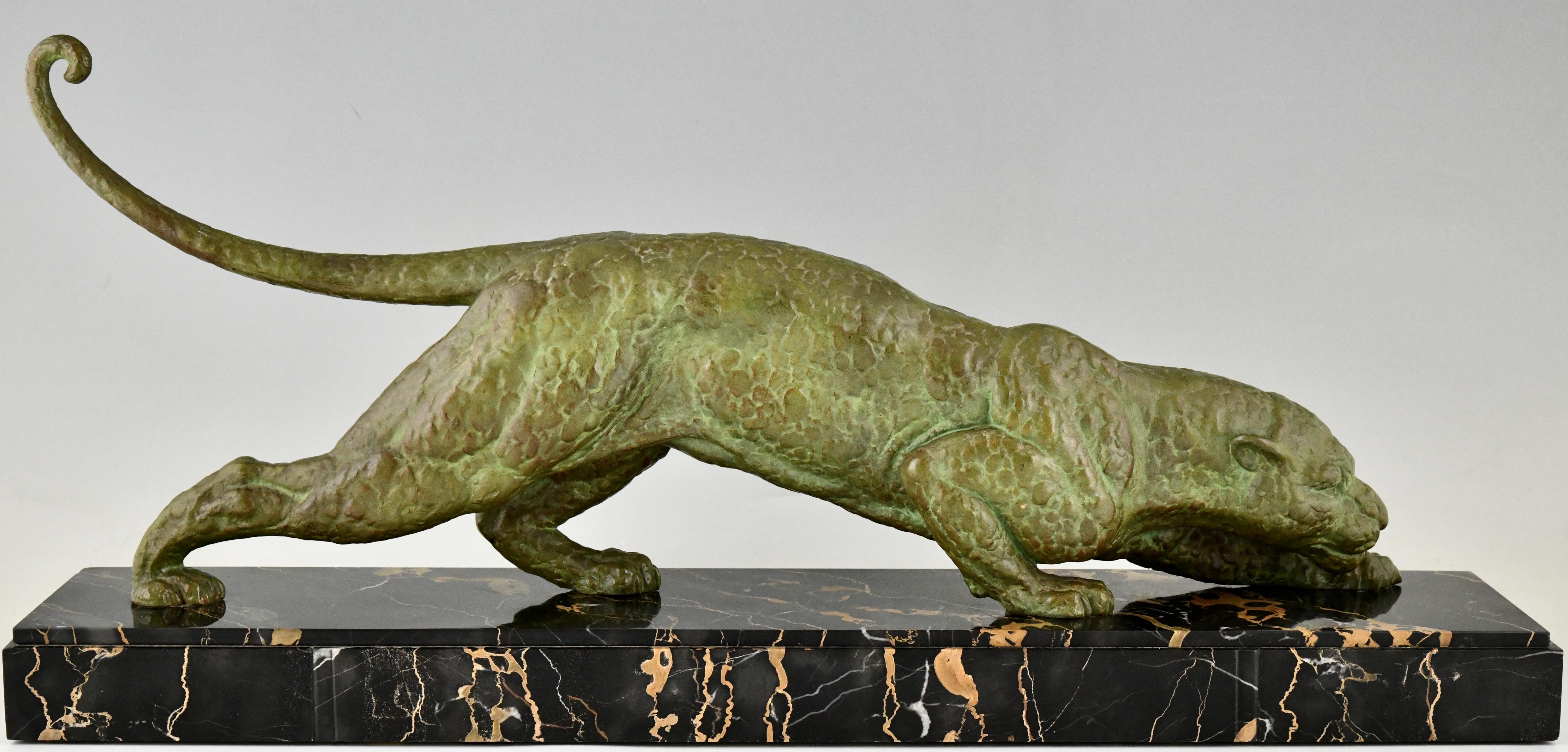 Mid-20th Century Art Deco Sculpture of a Panther by Demetre Chiparus France 1930 For Sale