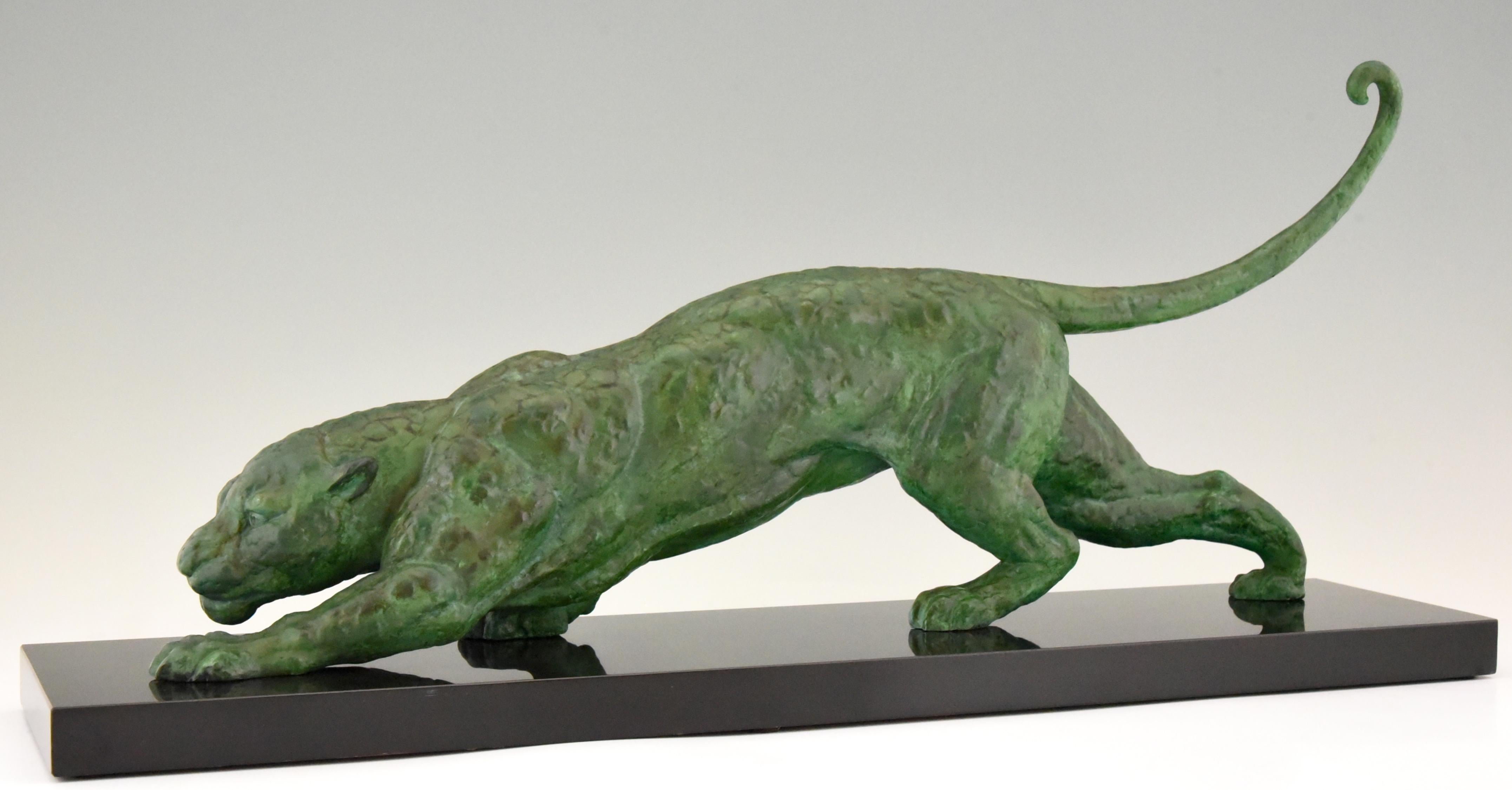 Art Deco sculpture of a panther by the famous Demetre Chiparus on a Belgian Black marble base.
Literature:
Art Deco and other figures by Brian Catley.?Art Deco sculpture by Victor Arwas, Academy.?Bronzes, sculptors and founders by H. Berman,