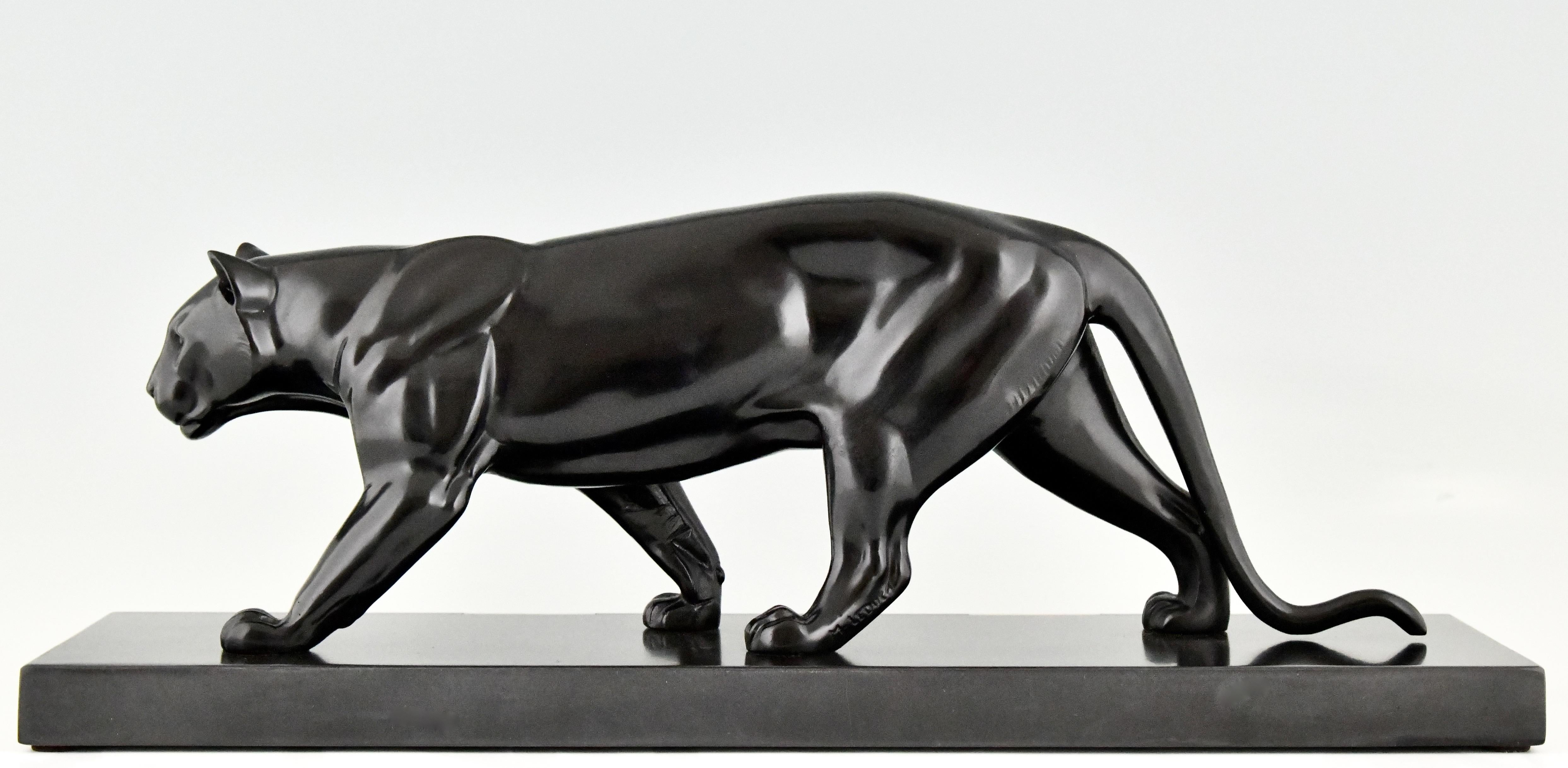 Mid-20th Century Art Deco Sculpture of a Panther by M. Leducq on Marble Base, France 1930