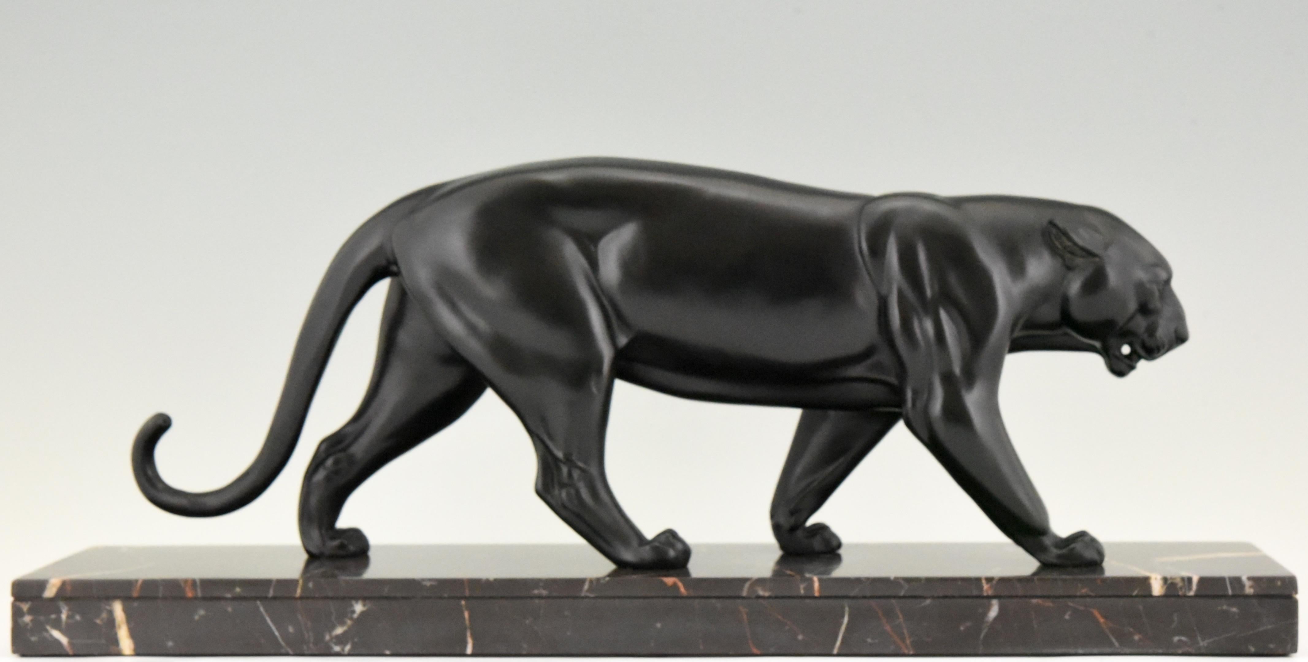20th Century Art Deco Sculpture of a Panther Irénée Rochard, France, 1930