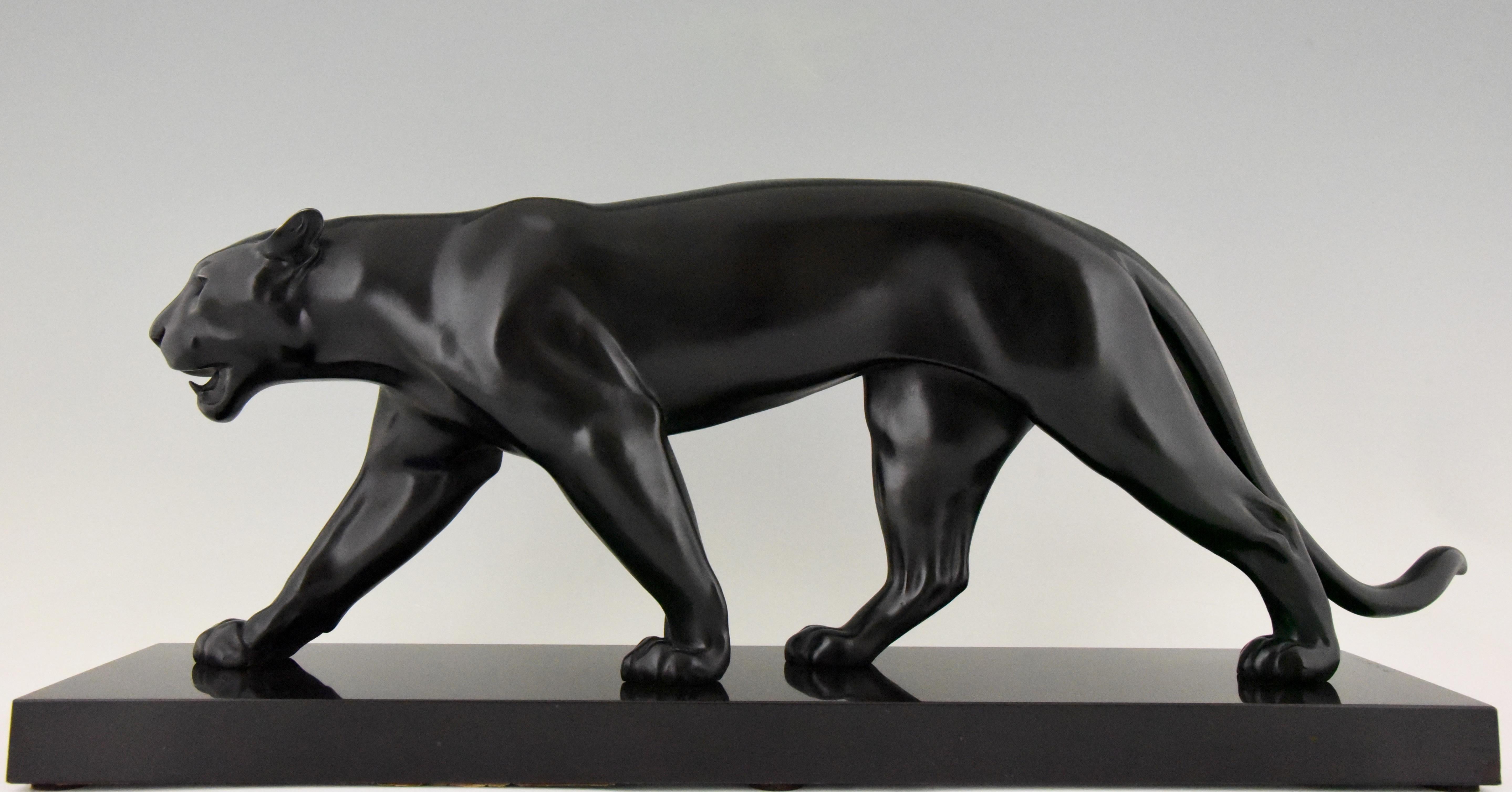 Sculpture Art Déco d'une panthère Max Le Verrier:: 1930 1