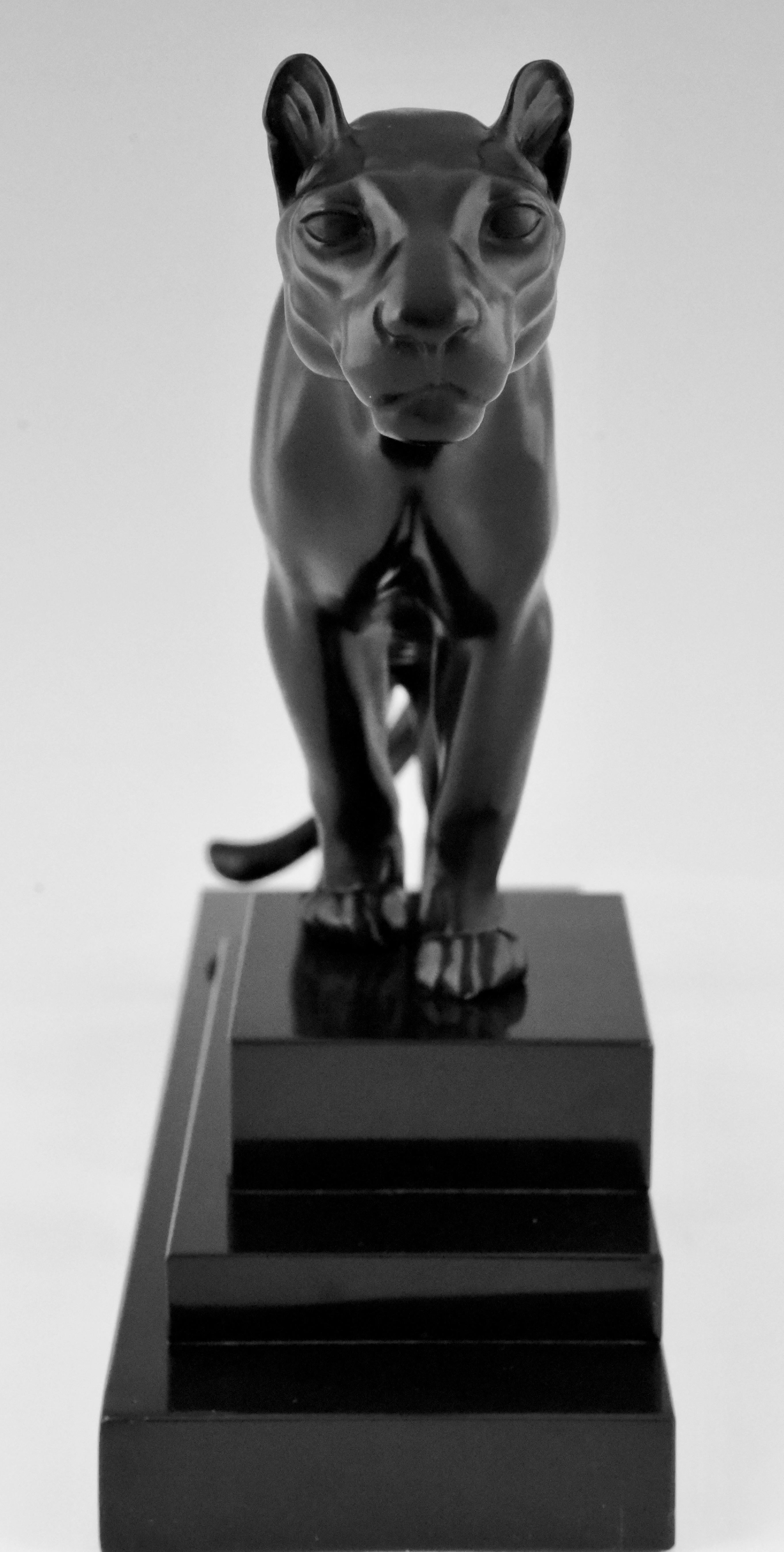 Art Deco Sculpture of a Panther Max Le Verrier, France, 1930 (Französisch)