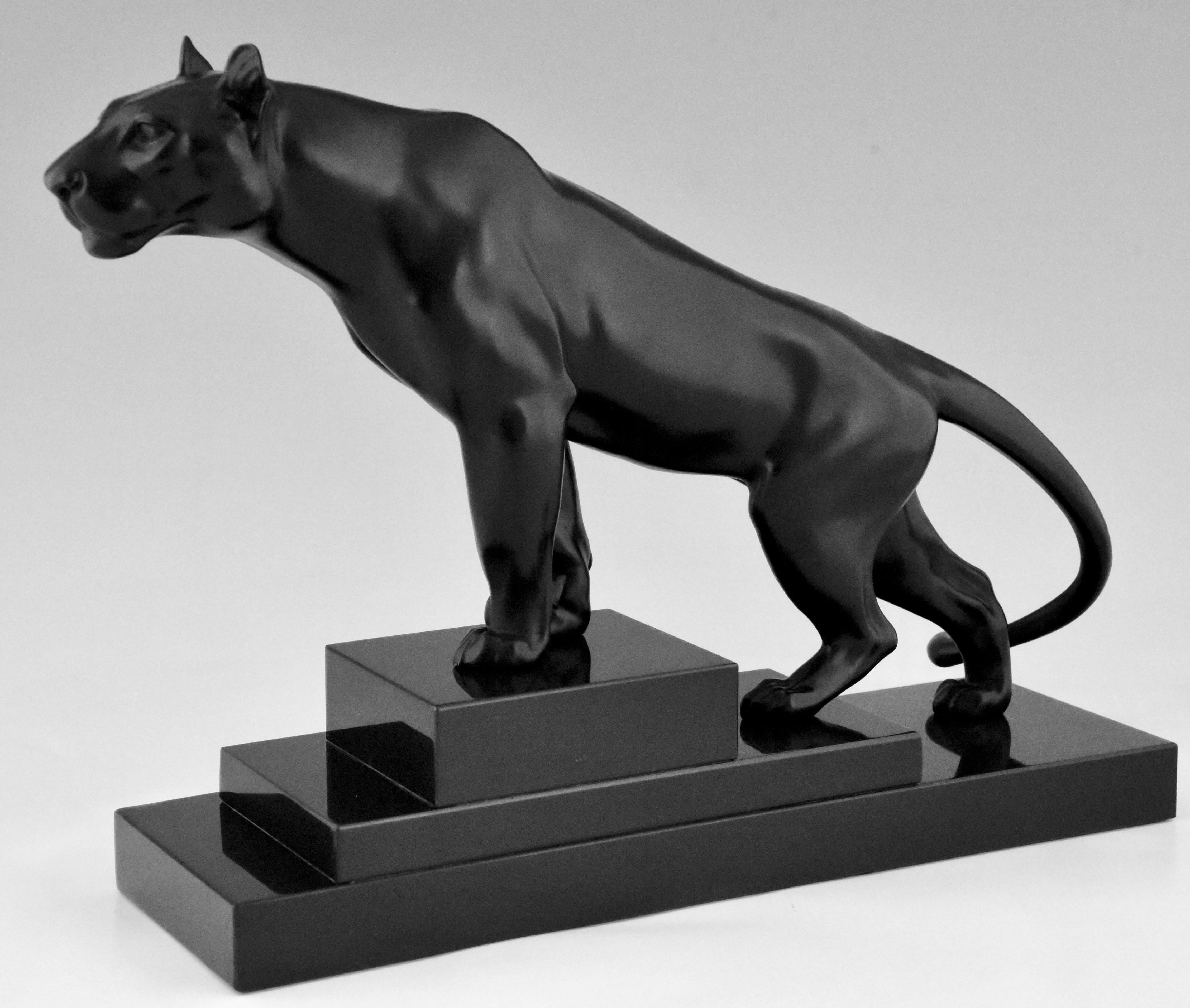 Art Deco Sculpture of a Panther Max Le Verrier, France, 1930 (Patiniert)
