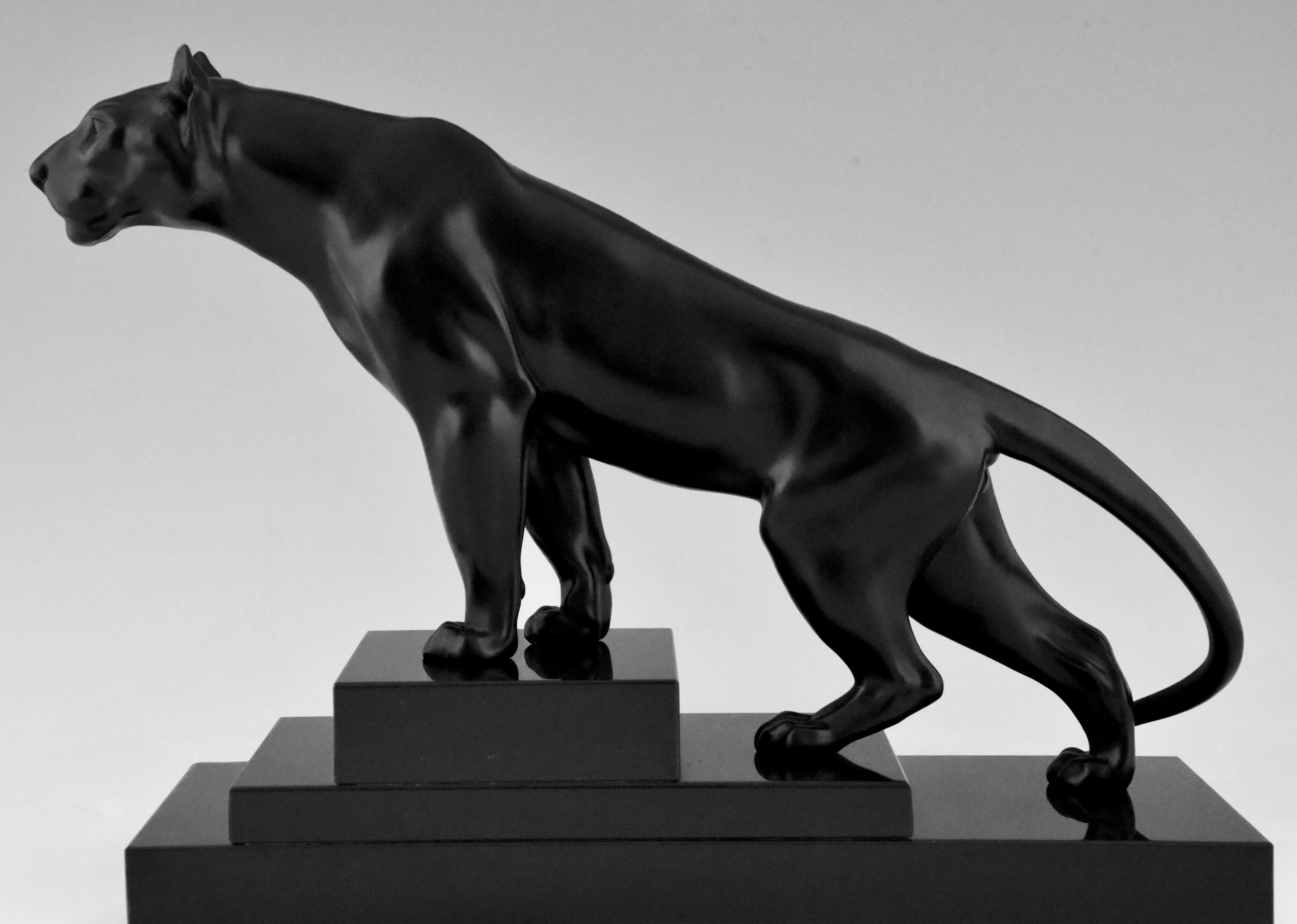 Art Deco Sculpture of a Panther Max Le Verrier, France, 1930 im Zustand „Gut“ in Antwerp, BE