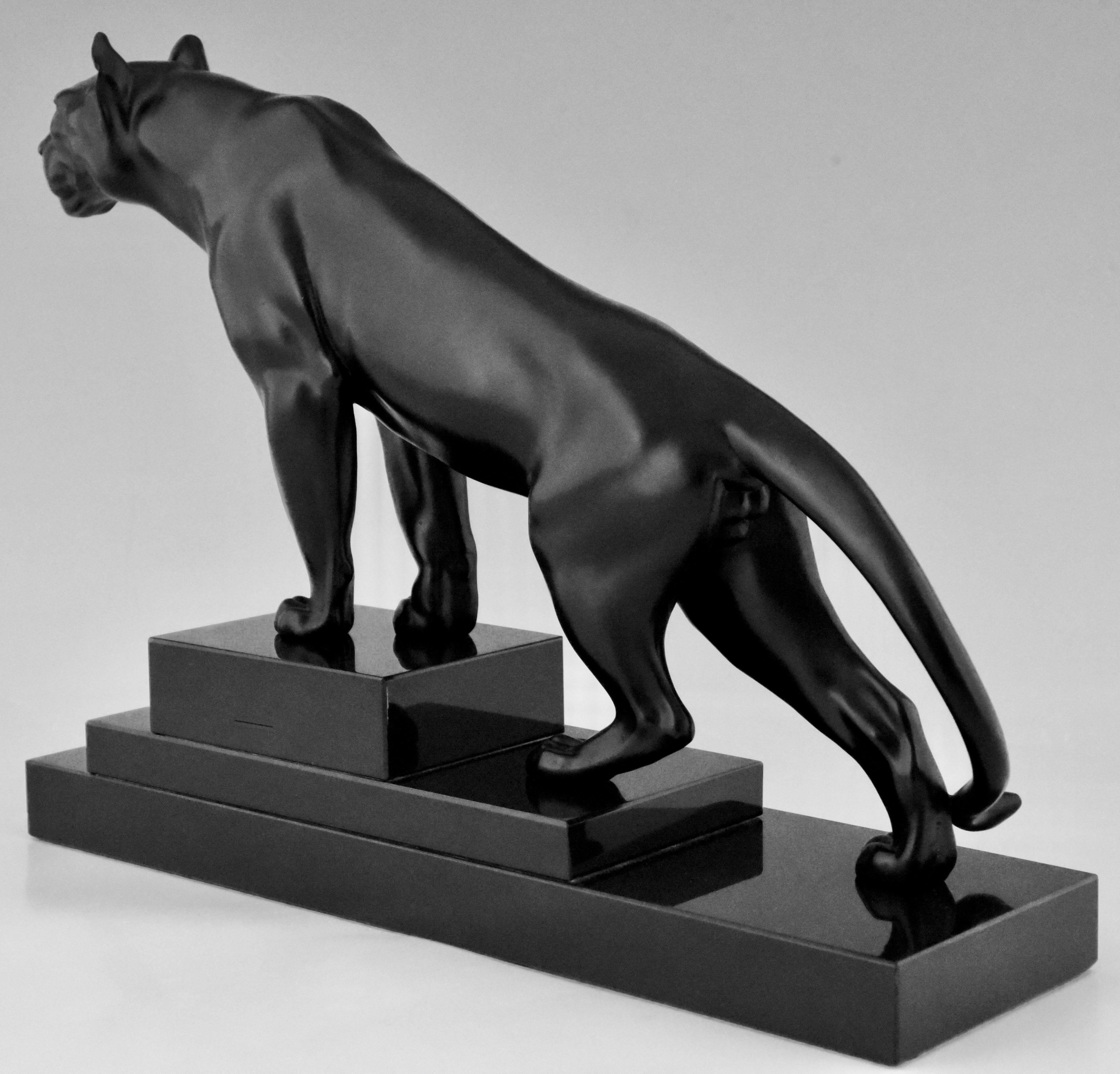 Art Deco Sculpture of a Panther Max Le Verrier, France, 1930 (20. Jahrhundert)