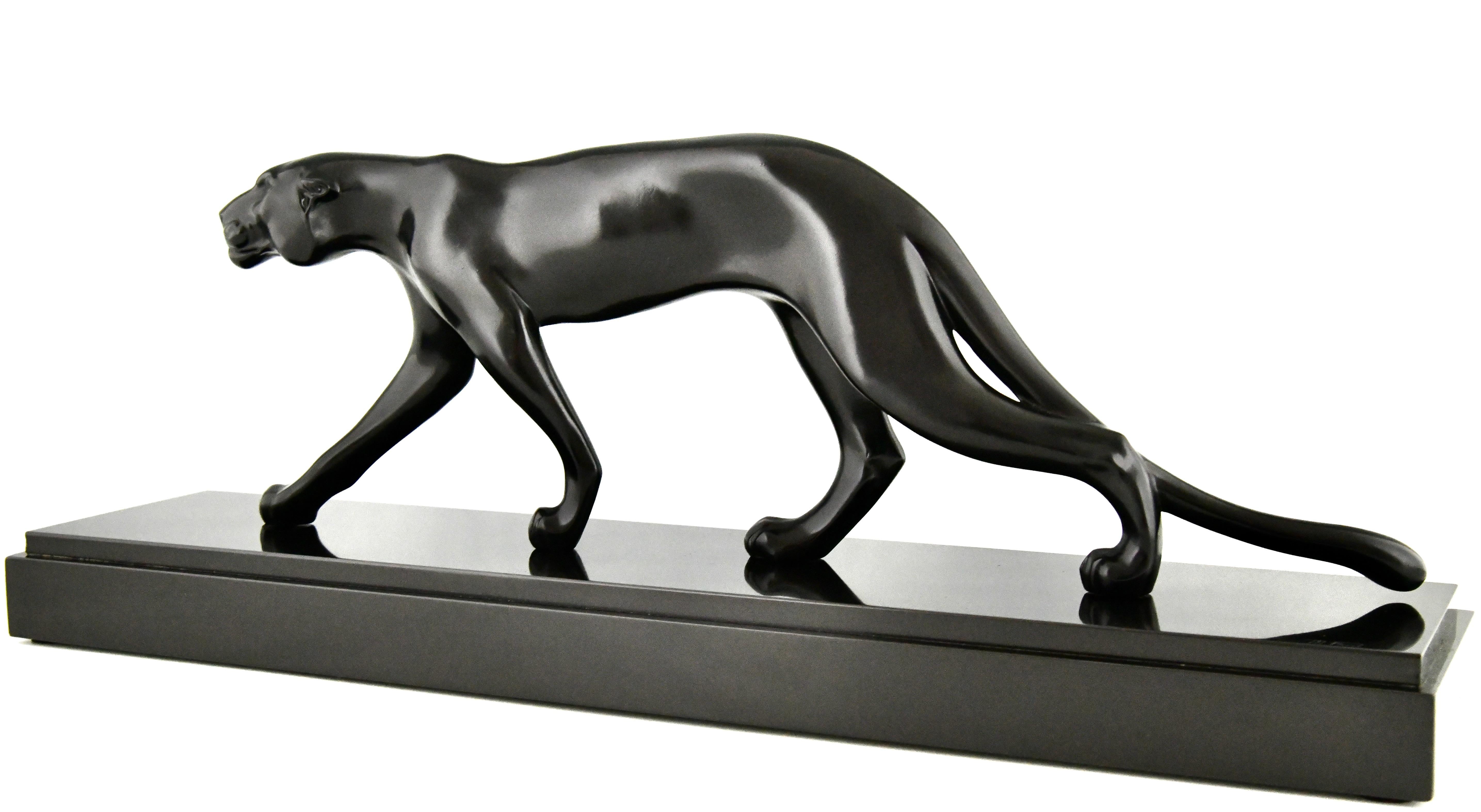 Art Deco sculpture of a panther signed by M. Font France 1930 For Sale 3