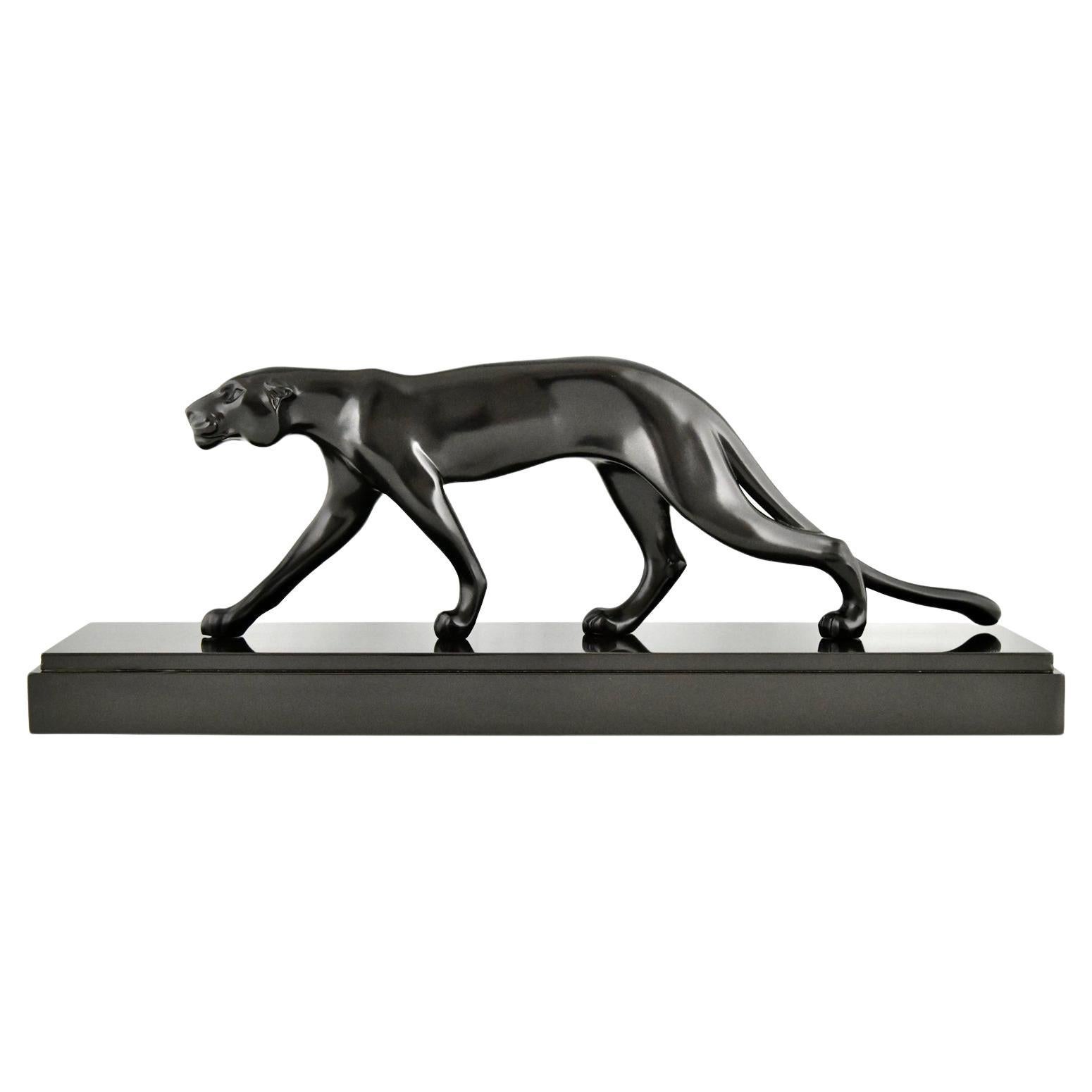 Art Deco sculpture of a panther signed by M. Font France 1930 For Sale