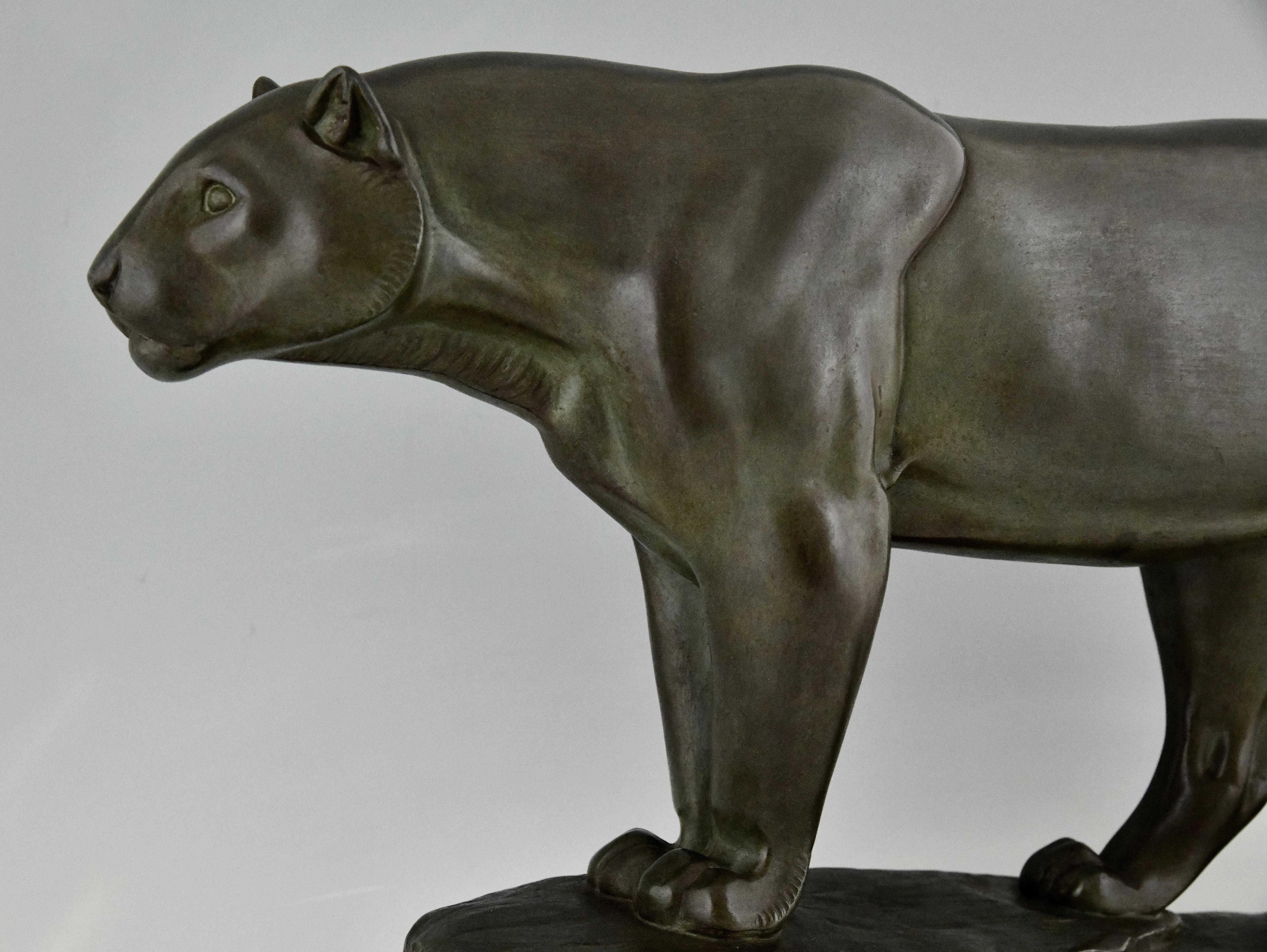 Sculpture Art Déco d'une panthère signée Cham Pseudonyme de Rulas France 1930 1