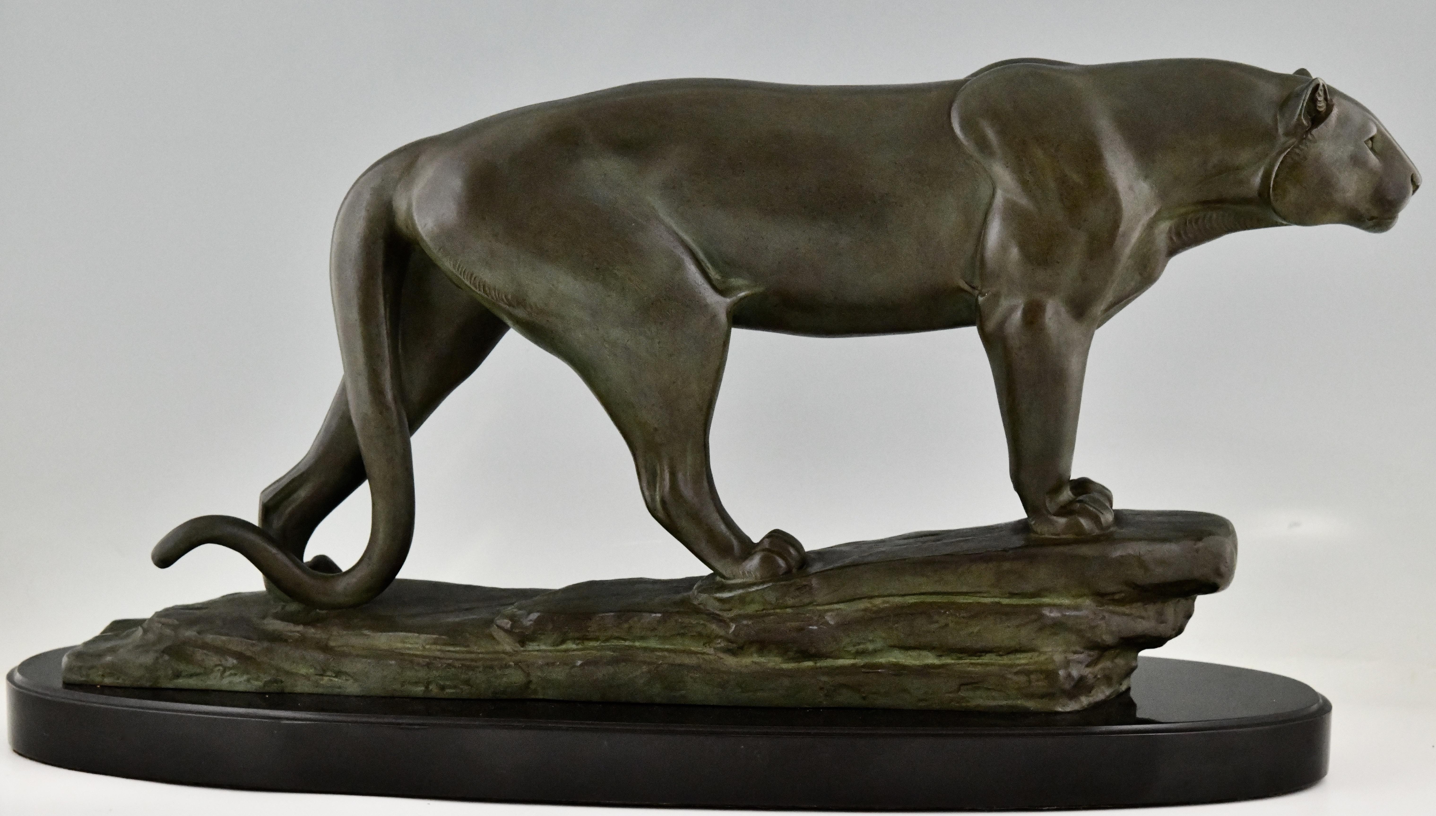Patiné Sculpture Art Déco d'une panthère signée Cham Pseudonyme de Rulas France 1930
