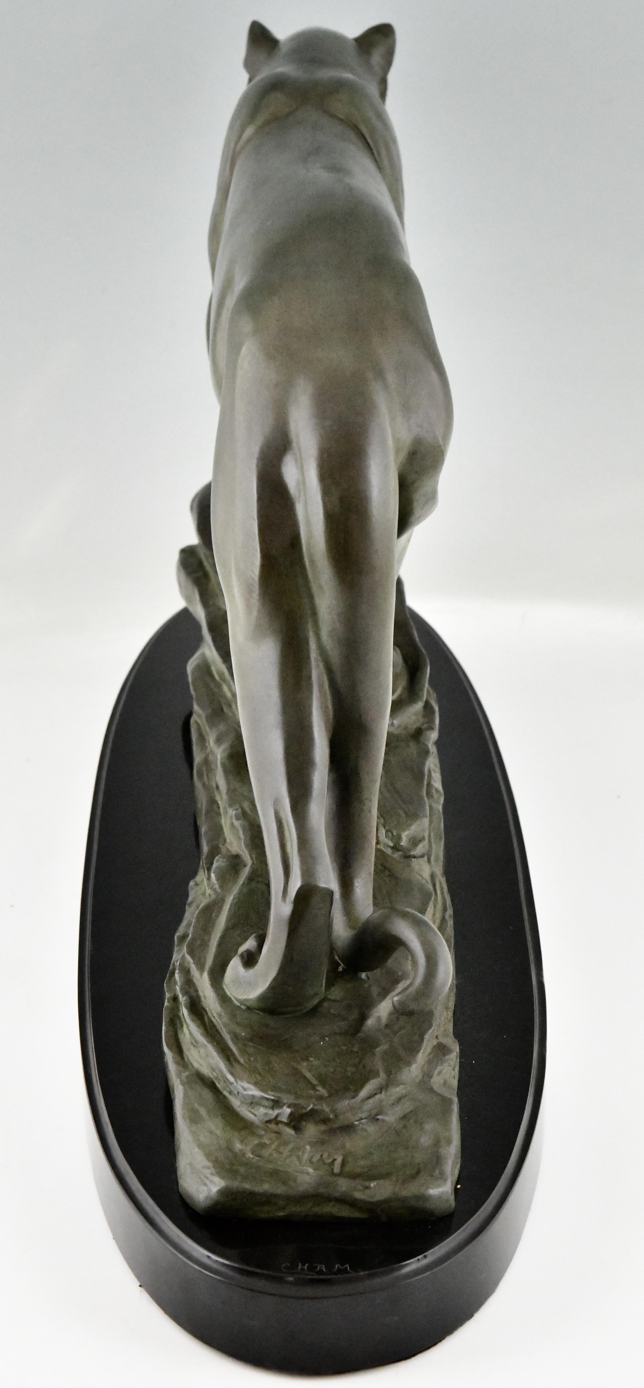 Milieu du XXe siècle Sculpture Art Déco d'une panthère signée Cham Pseudonyme de Rulas France 1930