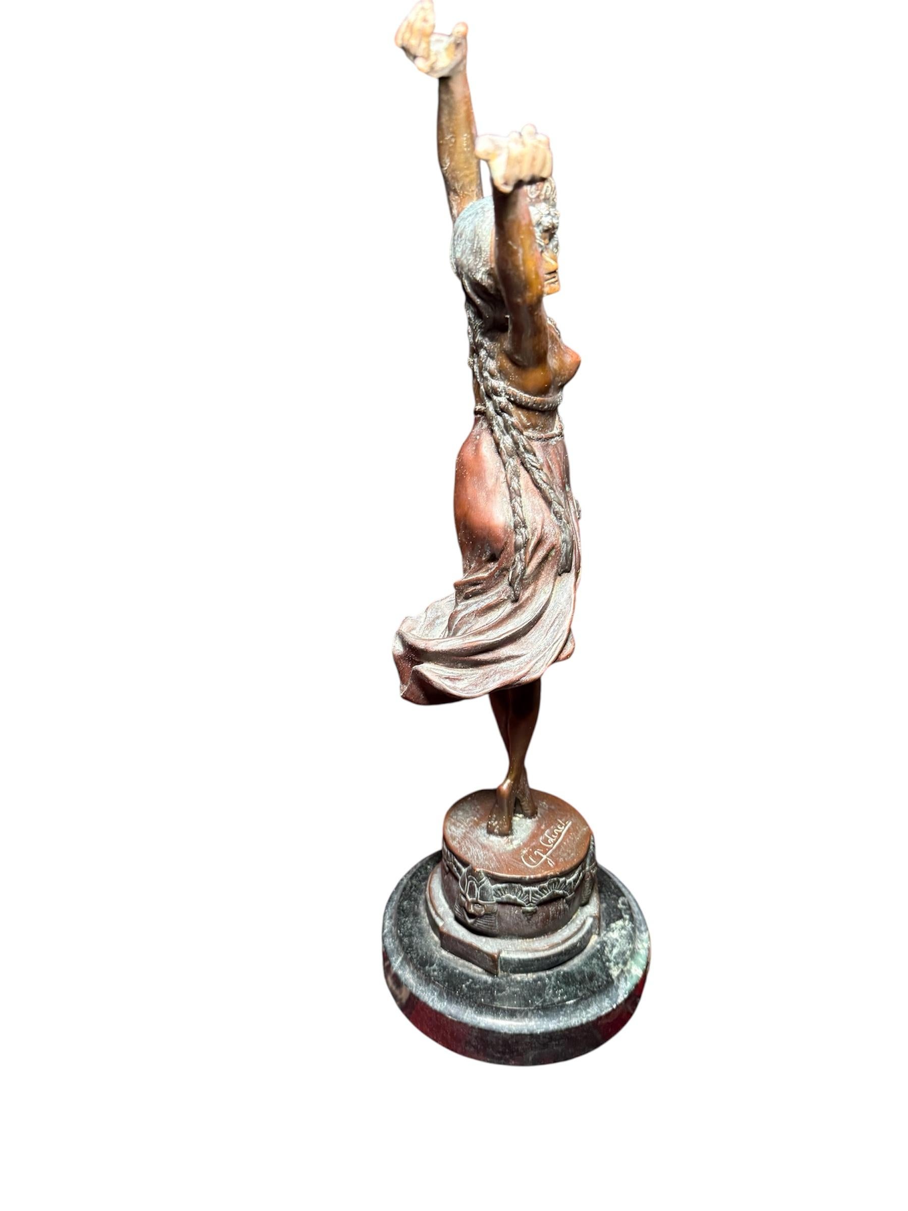 Sculpture Art Déco d'une danseuse déhanchée d'après Claire Collinet en vente 3