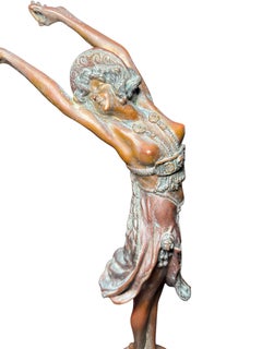 Sculpture Art Déco d'une danseuse déhanchée d'après Claire Collinet