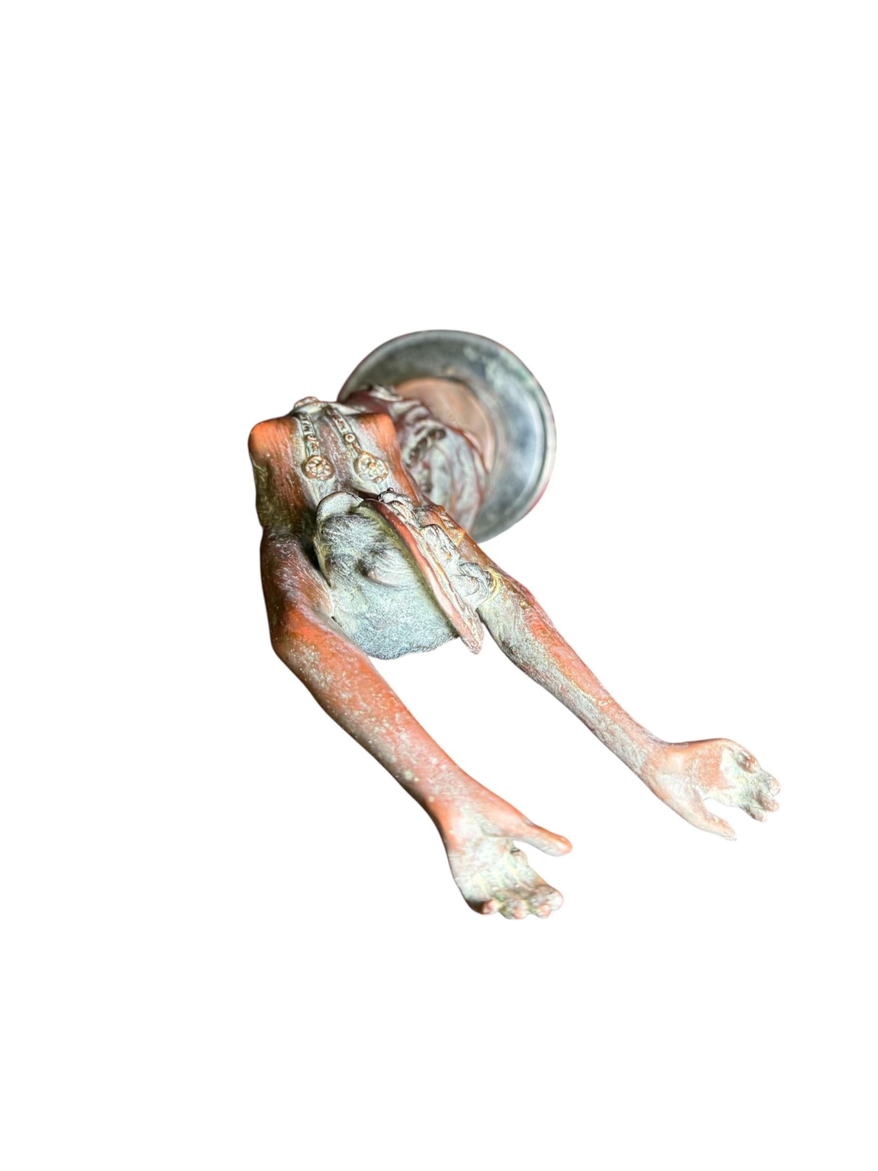 Bronze Sculpture Art Déco d'une danseuse déhanchée d'après Claire Collinet en vente