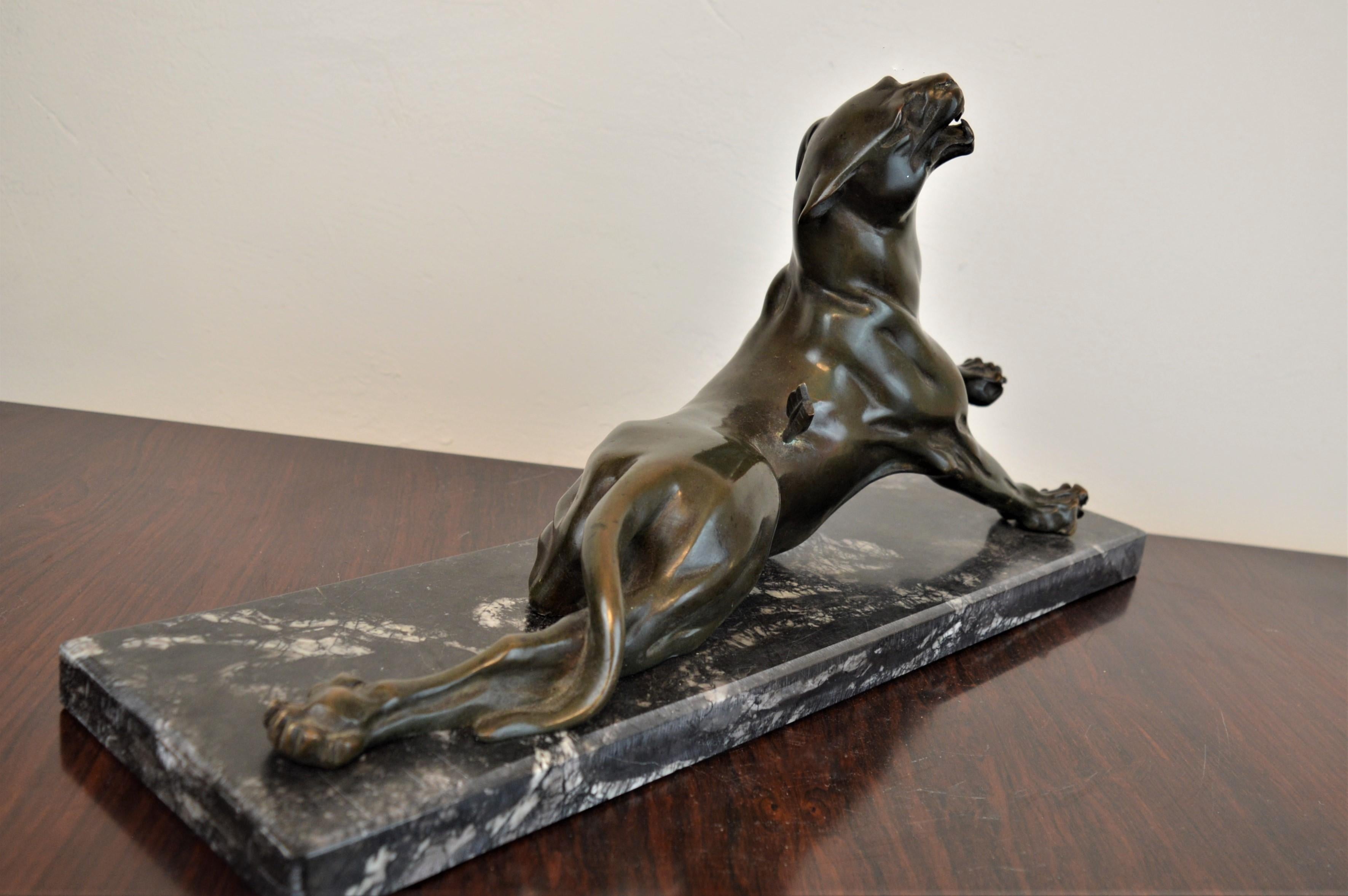 Art Deco Sculpture of a Wounded Panther in Bronze 2