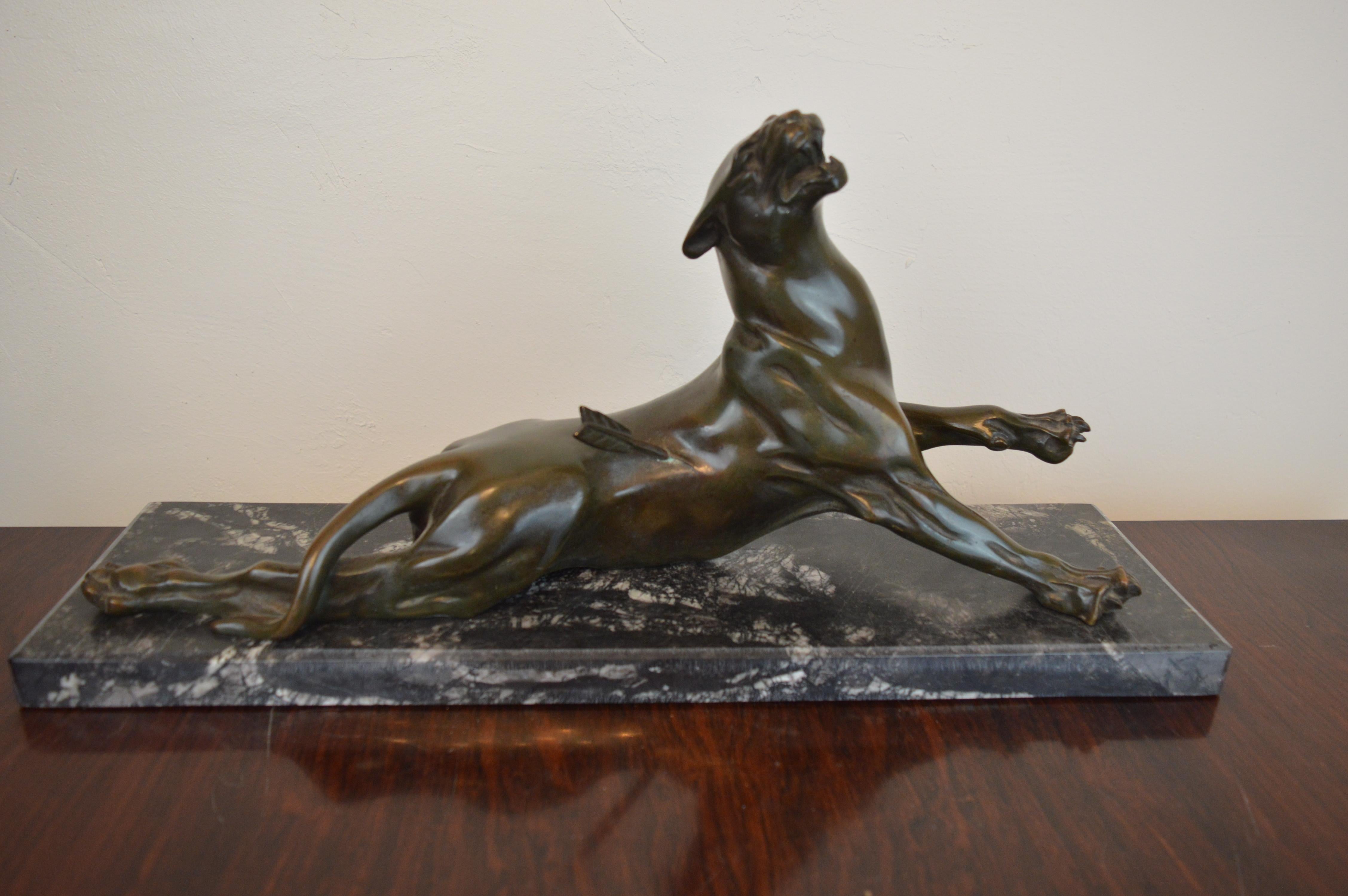 Art Deco Sculpture of a Wounded Panther in Bronze 3