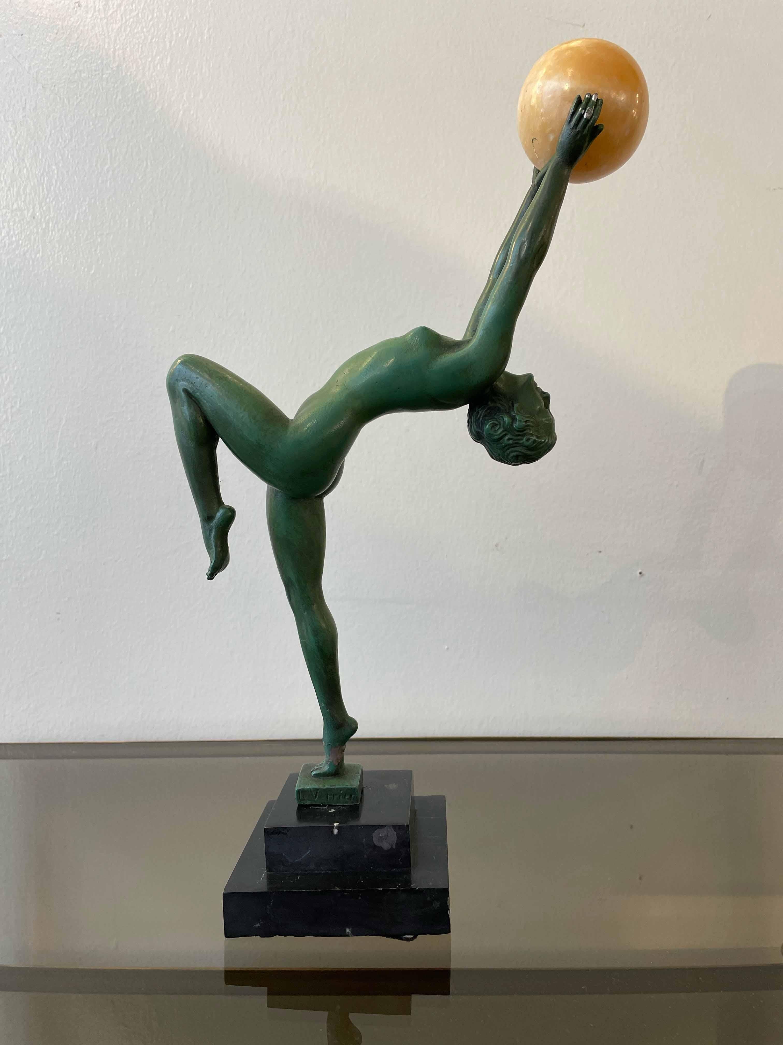 French Art Deco Sculpture of Juggler in Patinated Bronze Signed Le Verrier For Sale