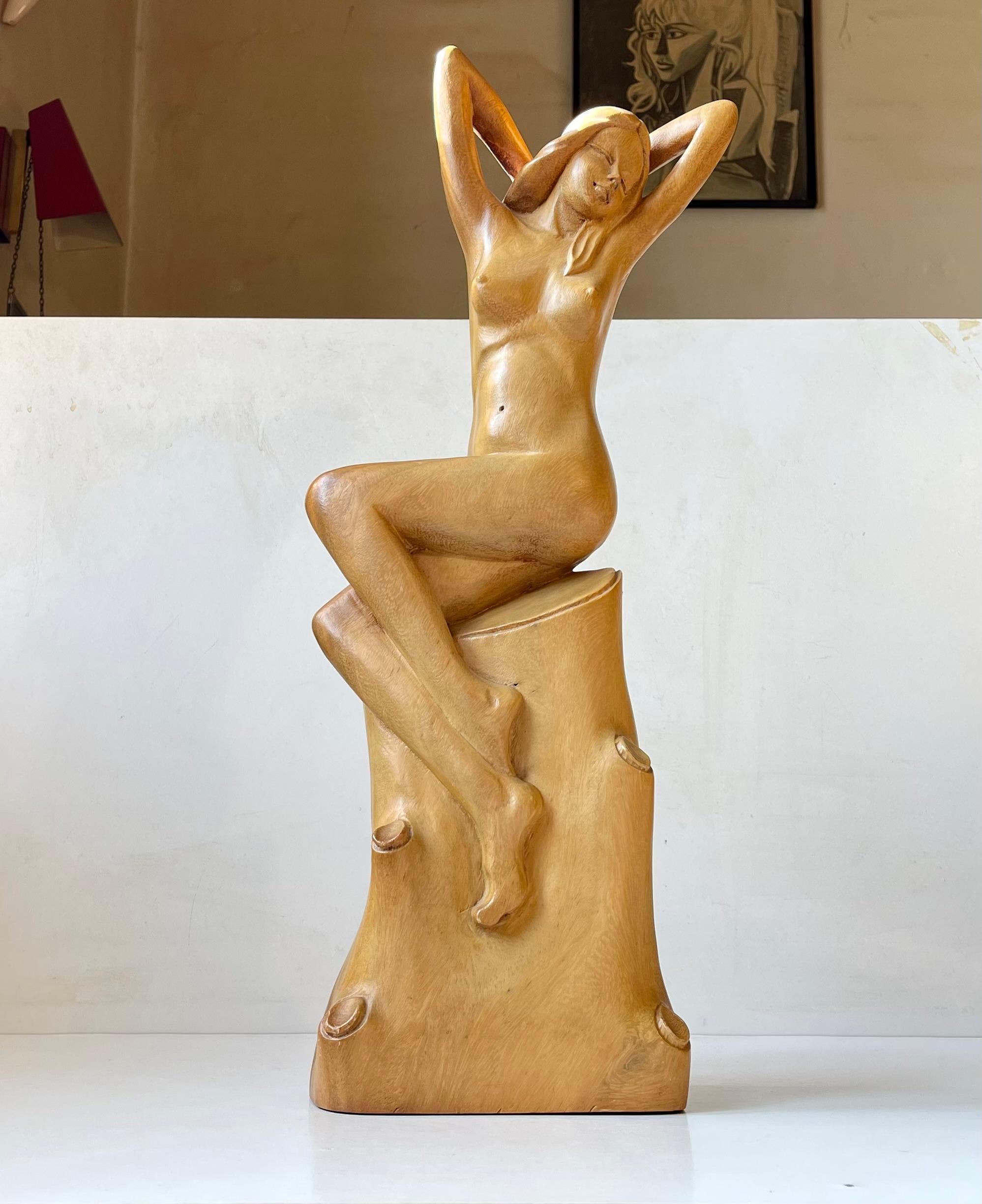 Art Deco Sculpture of Nude Female in Hand-Carved Wood, 1940s Scandinavia In Good Condition For Sale In Esbjerg, DK