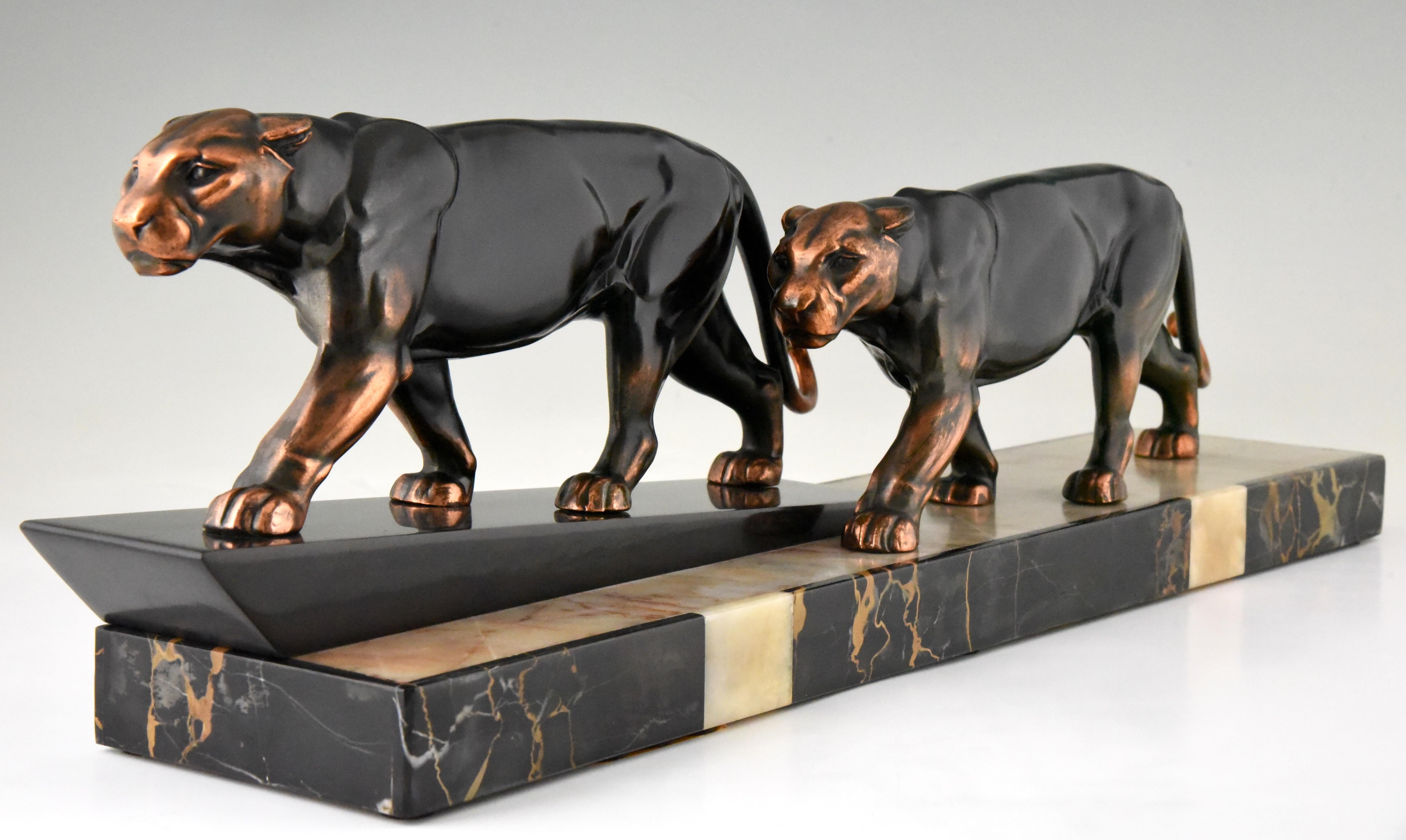 French Art Deco Sculpture of Two Panthers Alexandre Ouline, France, 1930