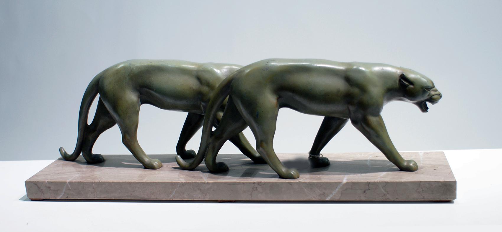 Art Deco Sculpture of Two Panthers Attributed to Alexandre Ouline In Good Condition In Beirut, LB