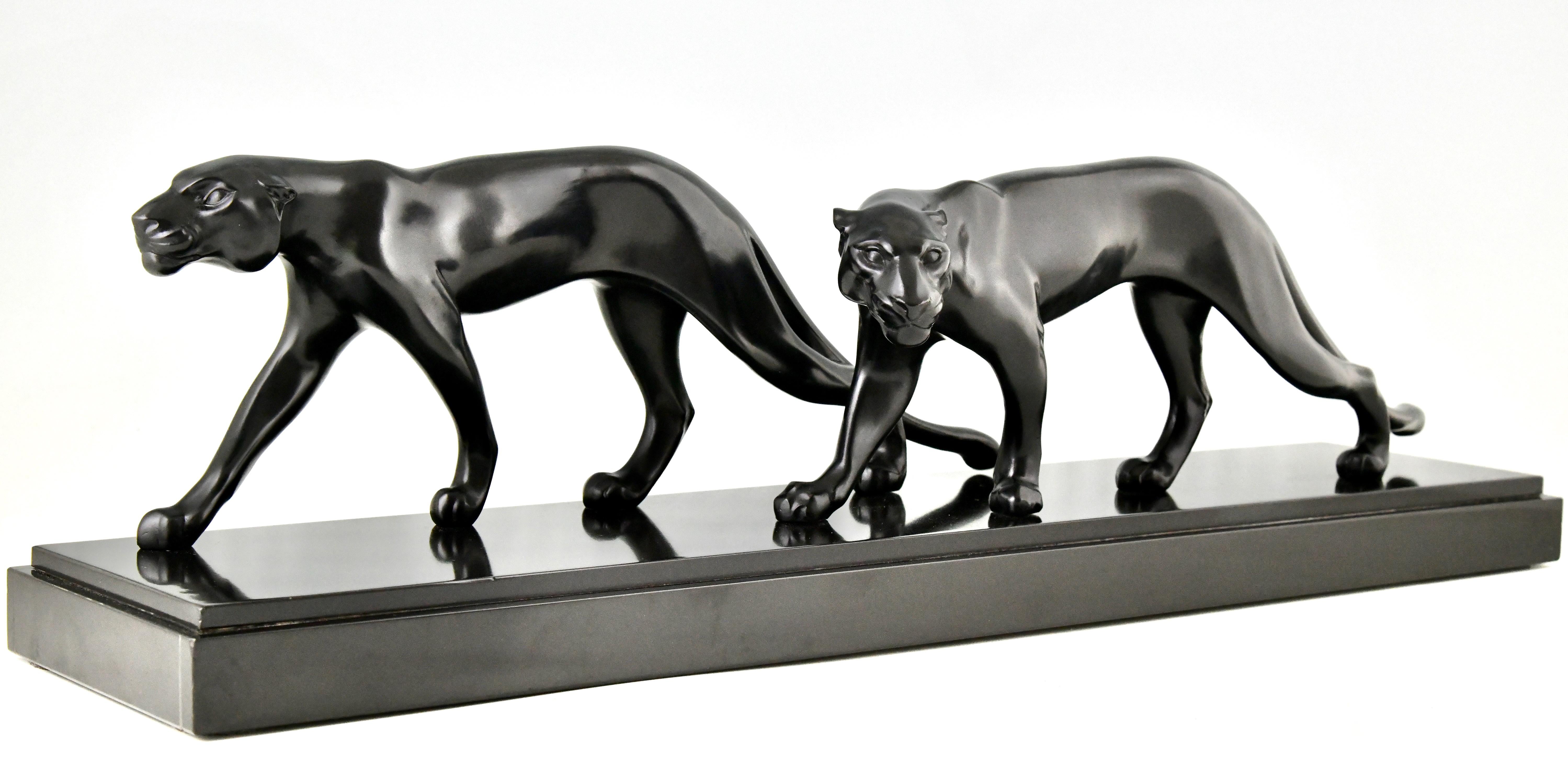Art-Déco-Skulptur von zwei Panthern von M. Font, Frankreich 1930 (Art déco) im Angebot