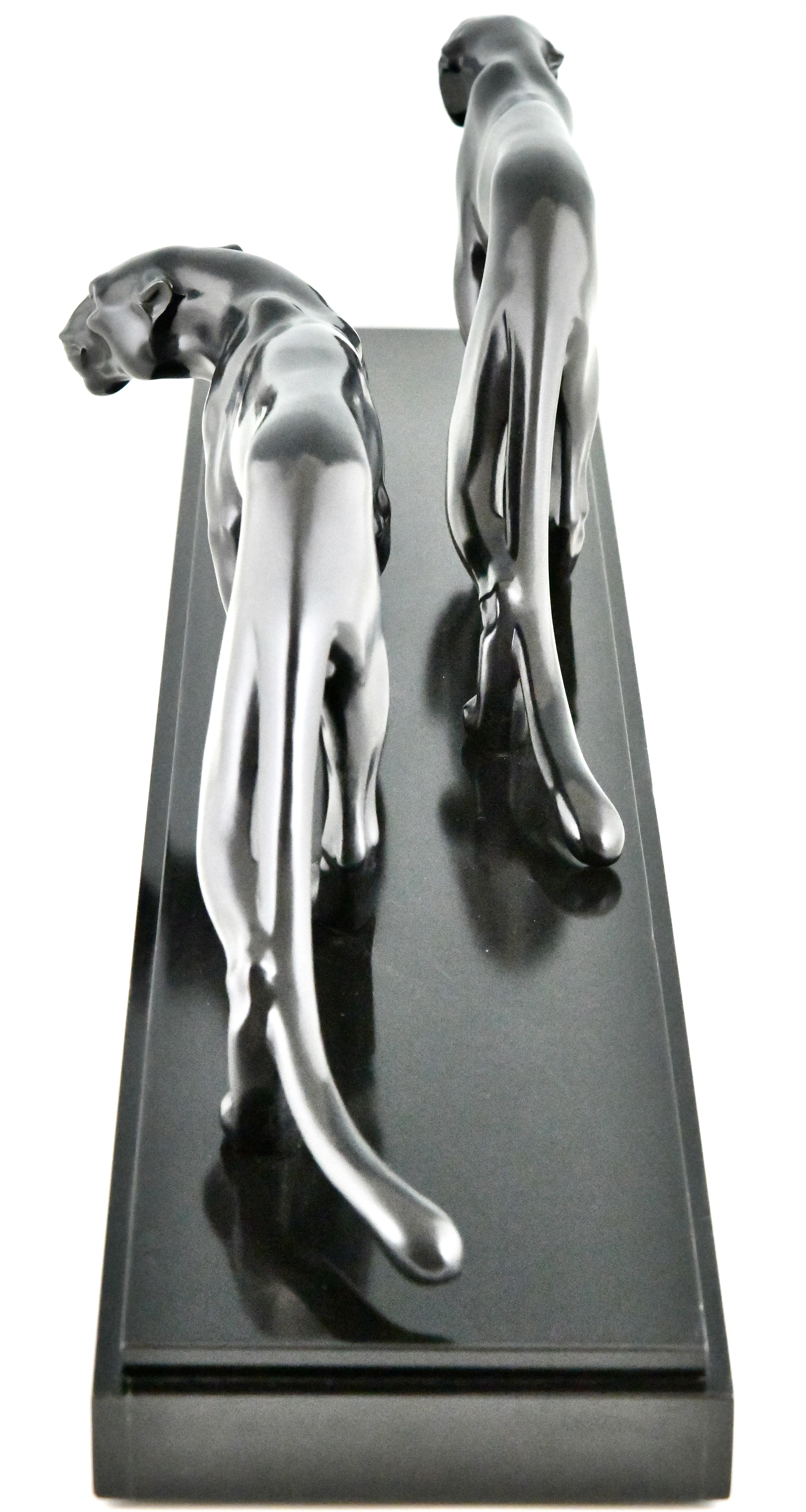 Art-Déco-Skulptur von zwei Panthern von M. Font, Frankreich 1930 (Mitte des 20. Jahrhunderts) im Angebot