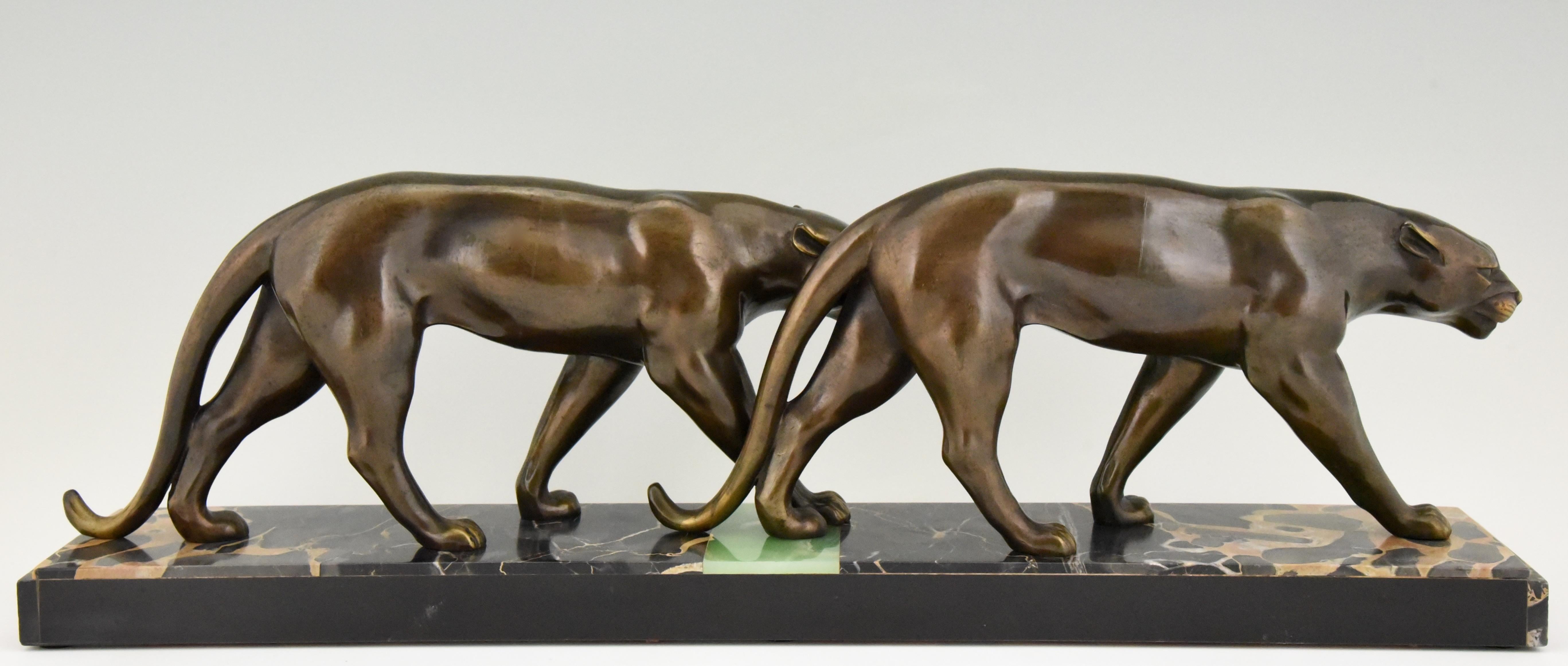 Art Deco Sculpture of Two Panthers Louis Albert Carvin, France, 1930 In Good Condition In Antwerp, BE