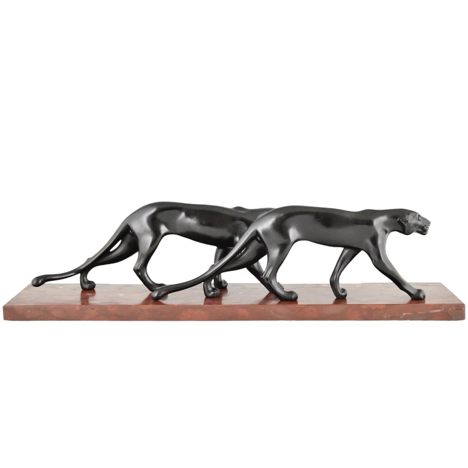Sculpture Art déco de deux panthères signée par M. Font, France 1930. Bon état à Antwerp, BE