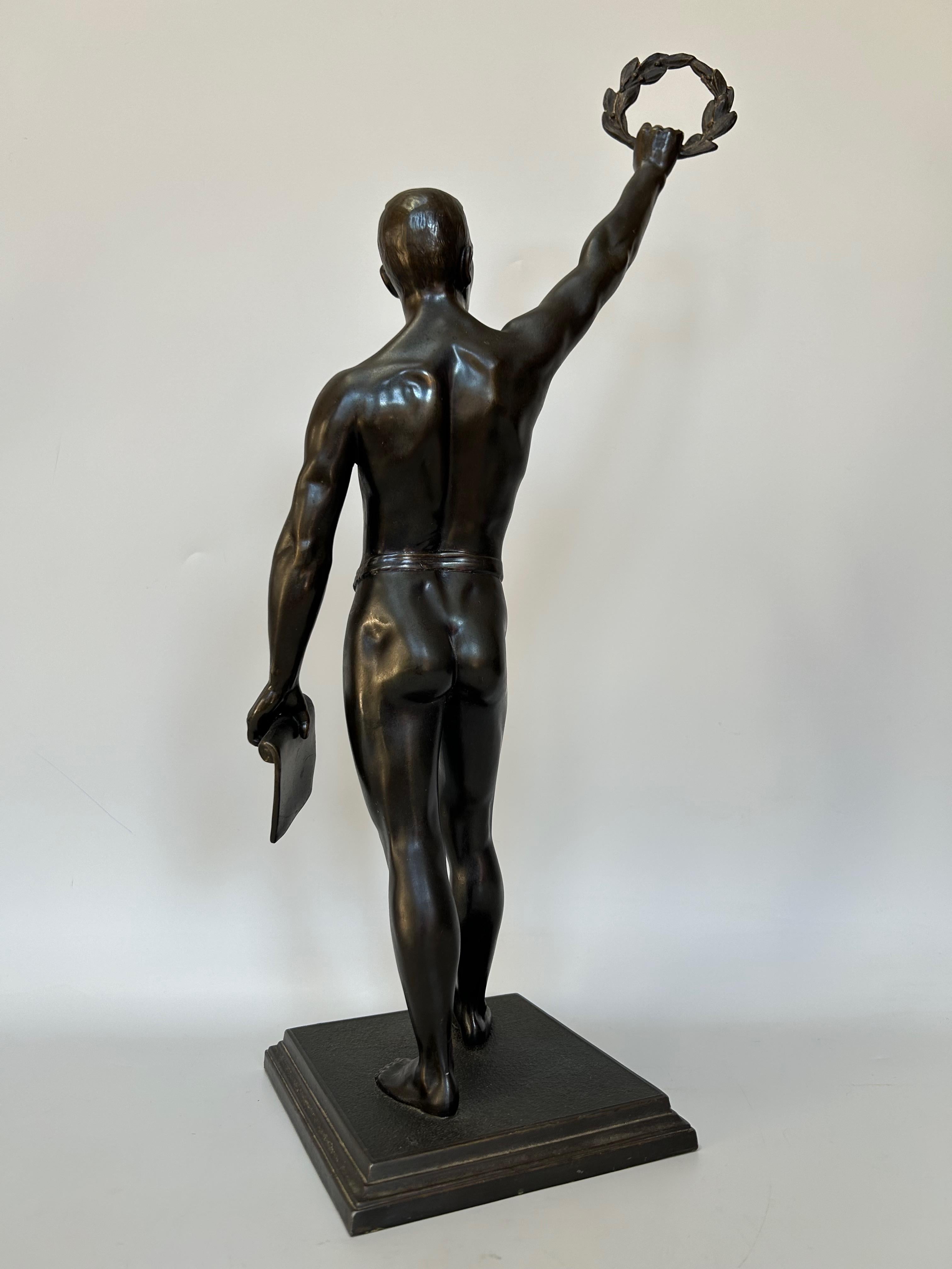 Art déco-Skulptur Olympische Salute, Art déco (Französisch) im Angebot