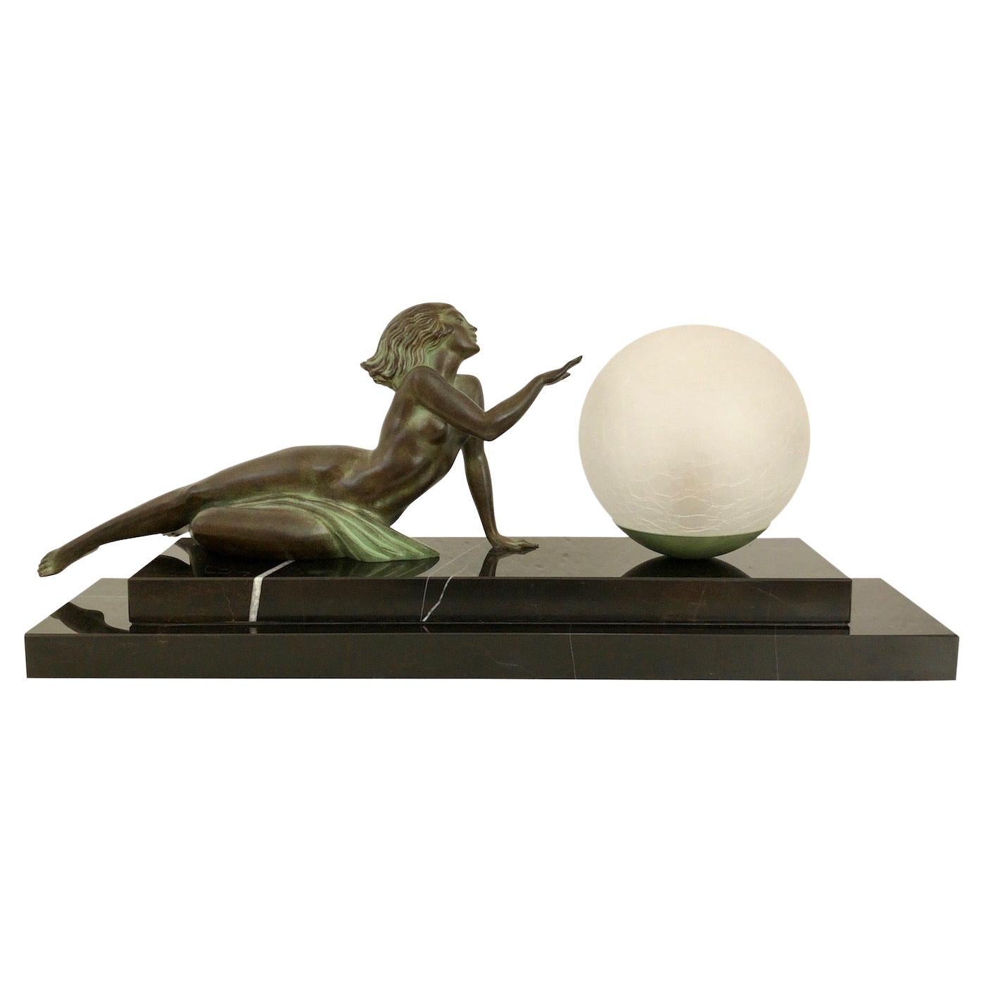 Sculpture de séduction Art Déco avec boule de verre par Fayral pour Max Le Verrier