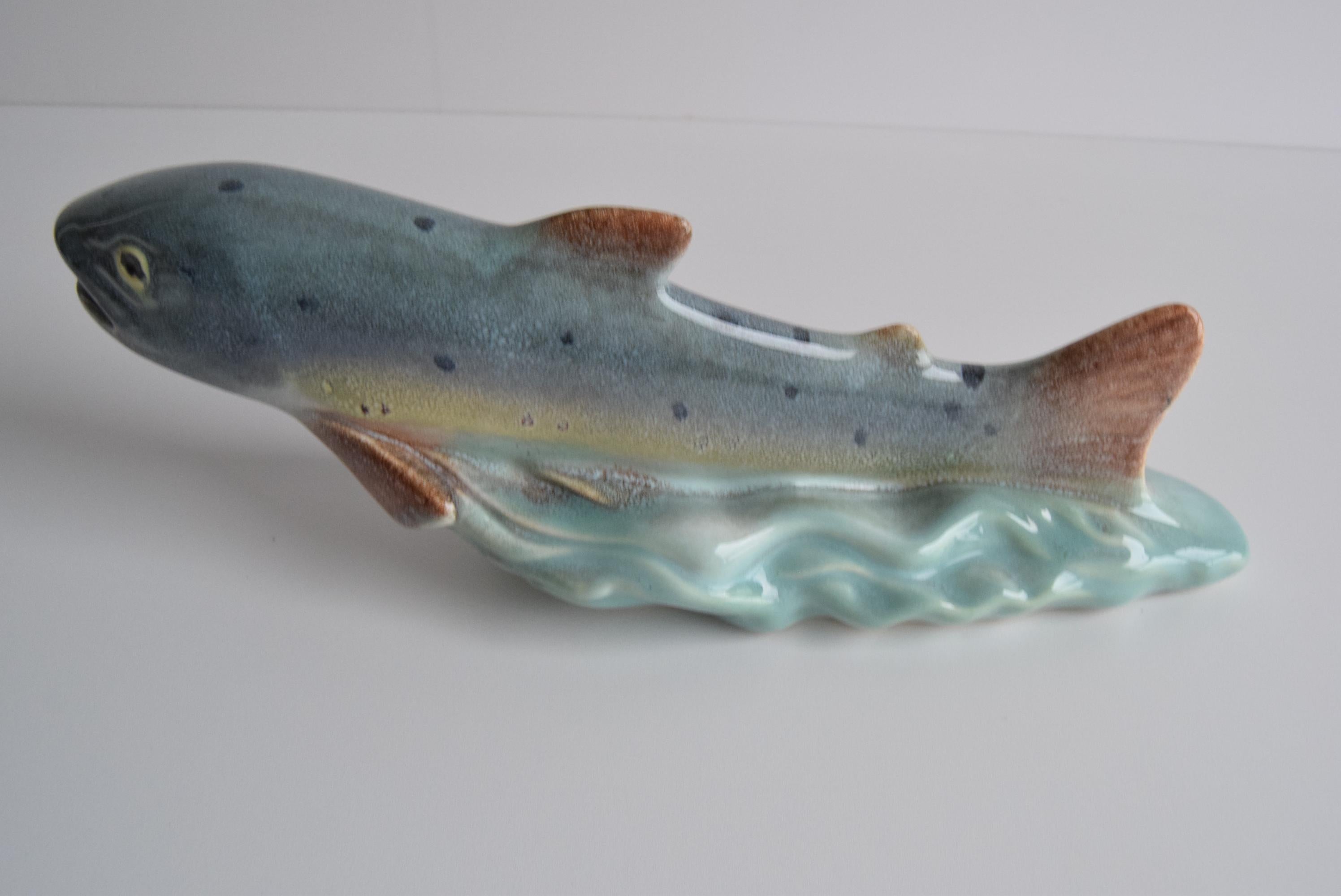 Escultura Art Decó Trucha de la fábrica Ditmar Urbach Znojmo, Checoslovaquia, década de 1940. en venta 4