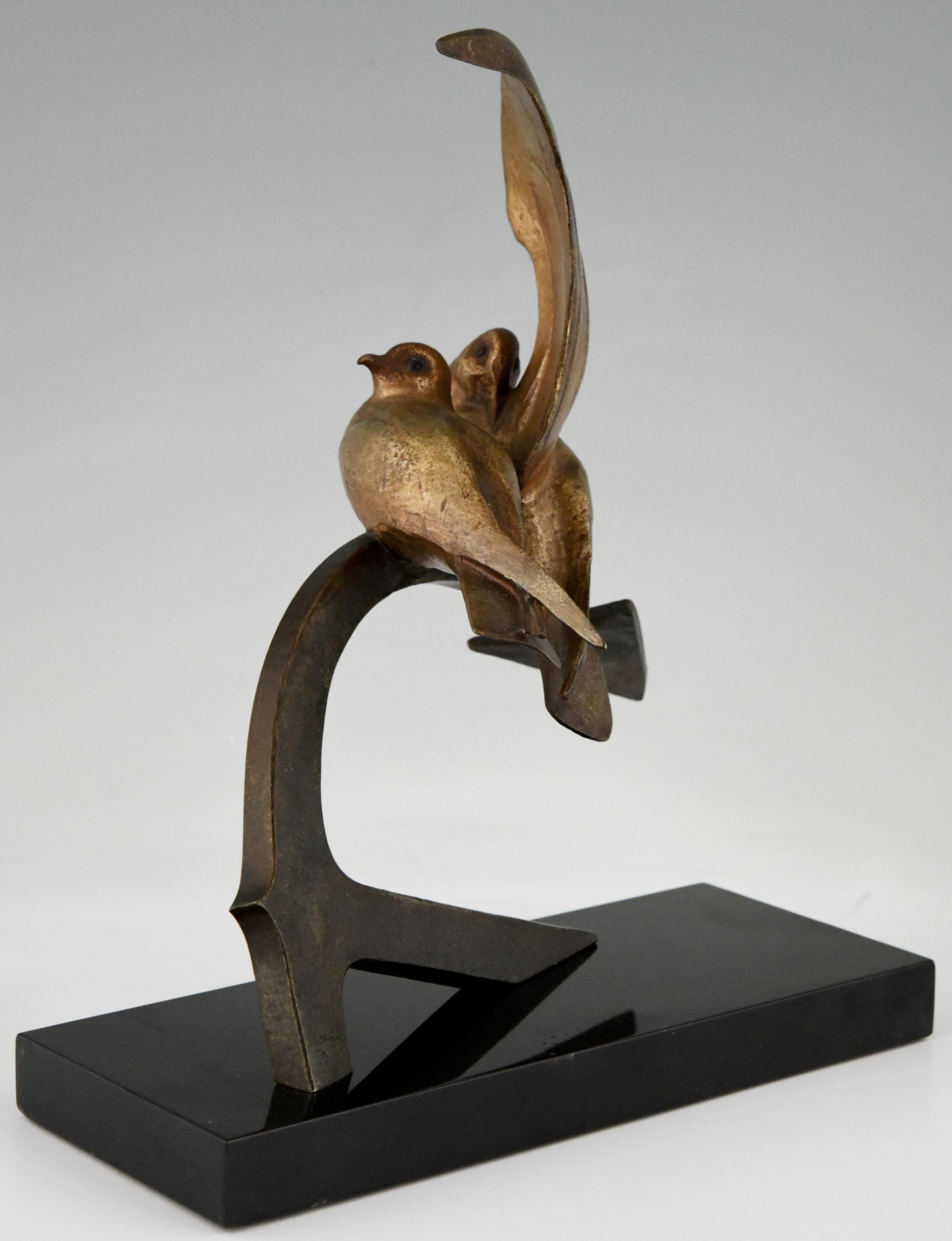 Patiné Sculpture Art Déco deux oiseaux sur une ancre par André Vincent Becquerel, 1930 en vente