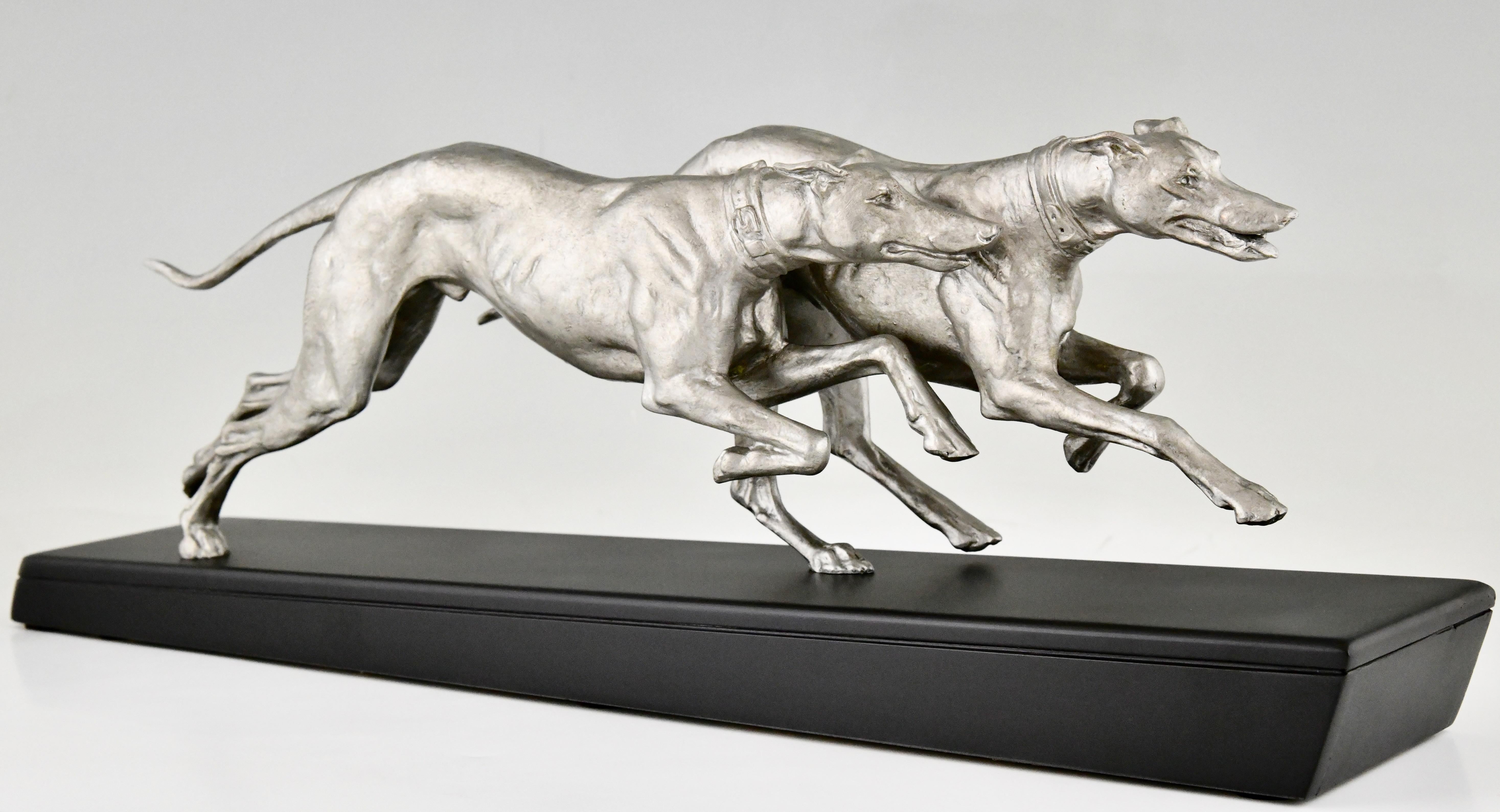 French Art Deco sculpture two greyhounds signed by Plagnet France 1930.  For Sale