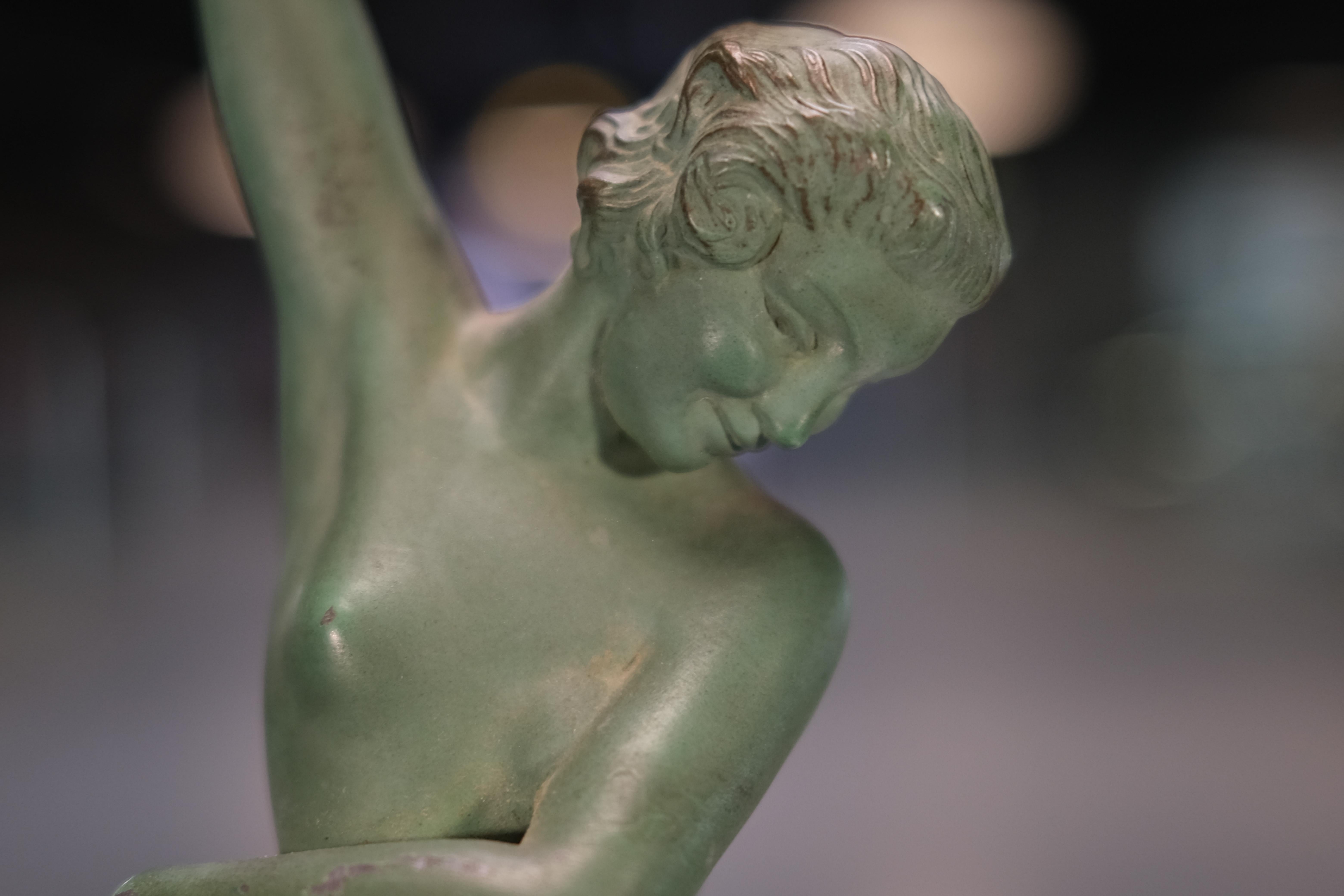 Escultura Art Déco Vendanges de Max Le Verrier desnudo bailando con uvas, años 40 en Bueno estado para la venta en Ulm, DE