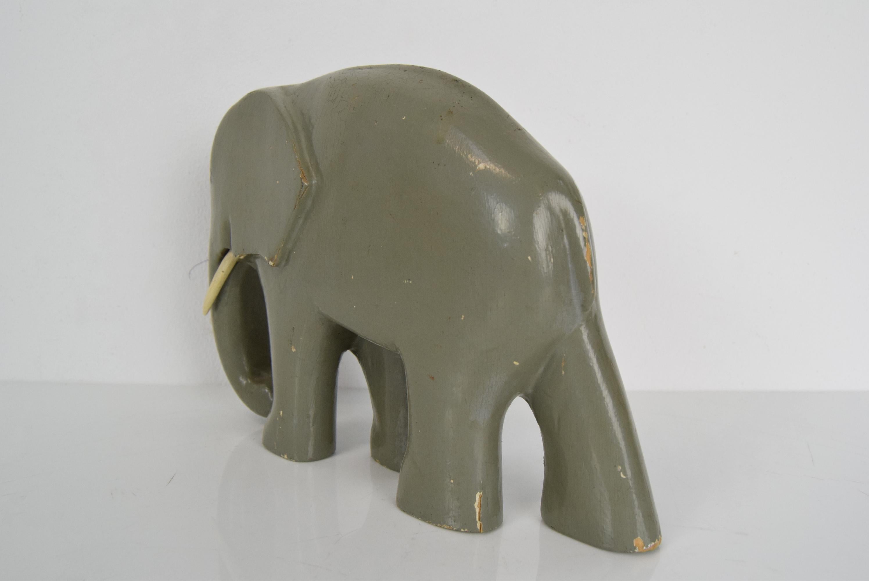 Art-Déco-Skulptur eines Elefanten aus Holz, ca. 1930er Jahre  (Mitte des 20. Jahrhunderts) im Angebot