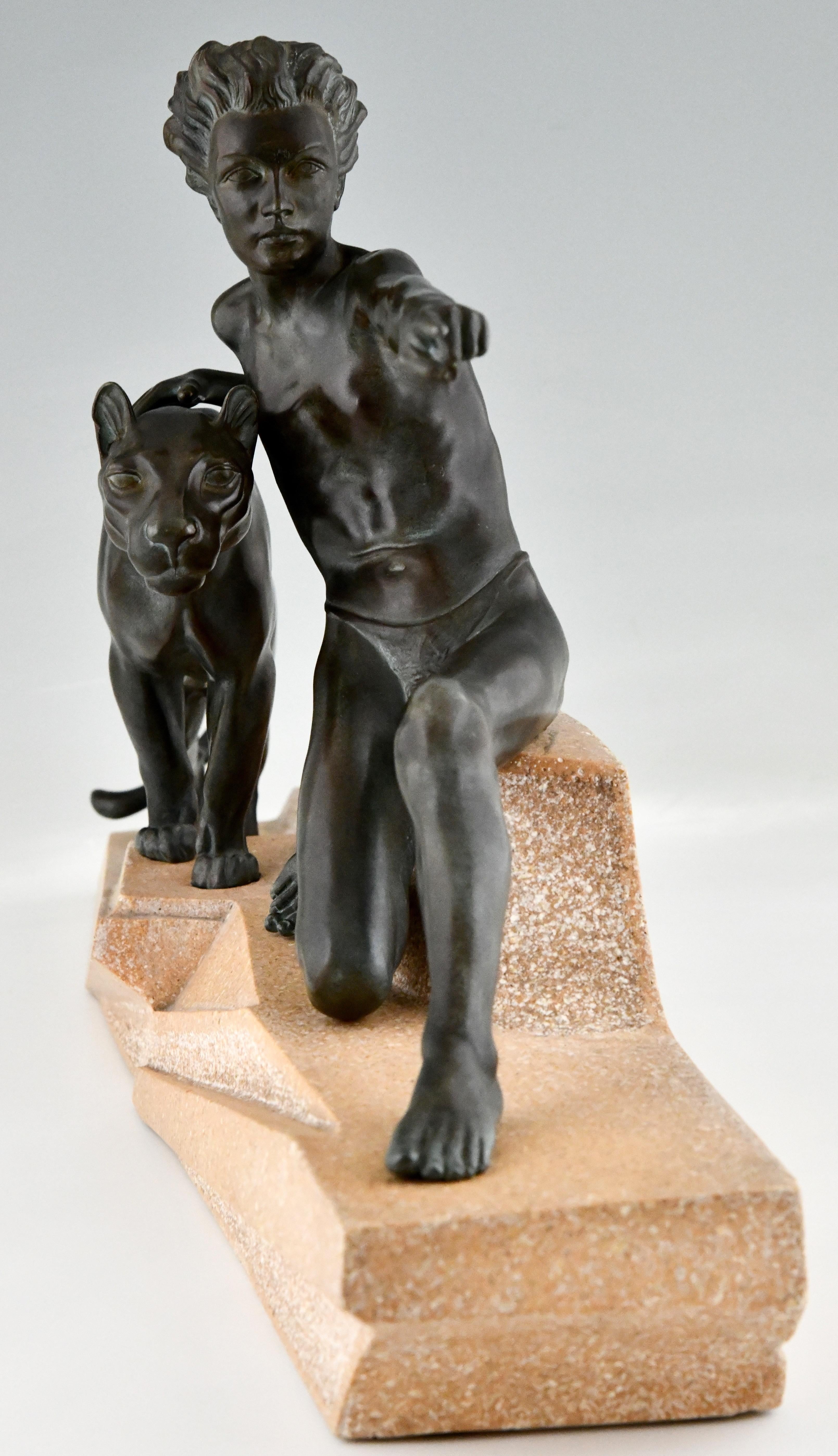 Art déco-Skulptur eines jungen Mannes mit Panther im Art déco-Stil von Max Le Verrier, Frankreich 1930 im Zustand „Gut“ im Angebot in Antwerp, BE