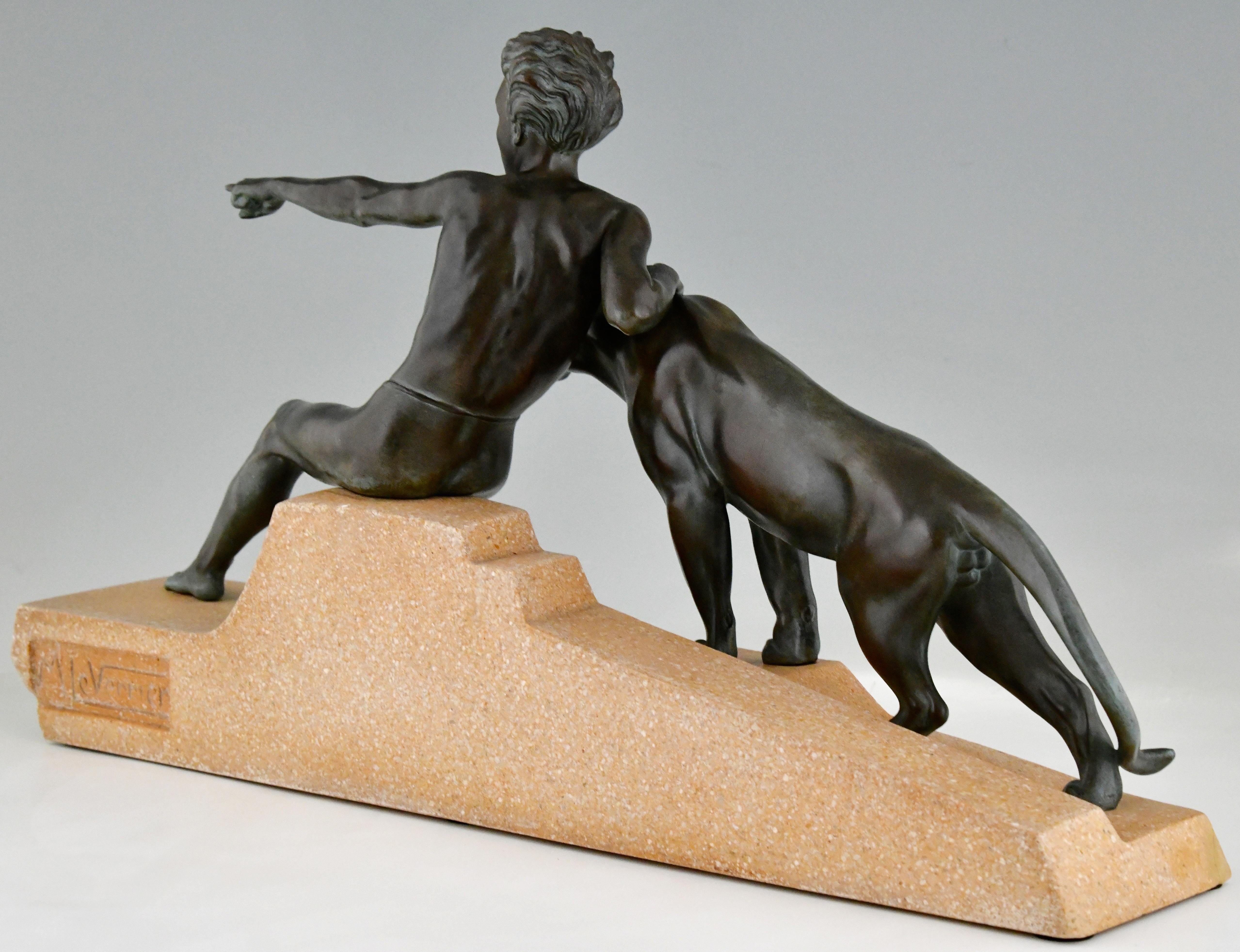 Art déco-Skulptur eines jungen Mannes mit Panther im Art déco-Stil von Max Le Verrier, Frankreich 1930 im Angebot 1